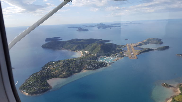 Reef And Island Scenic Flight From Airlie Beach - thumb 6