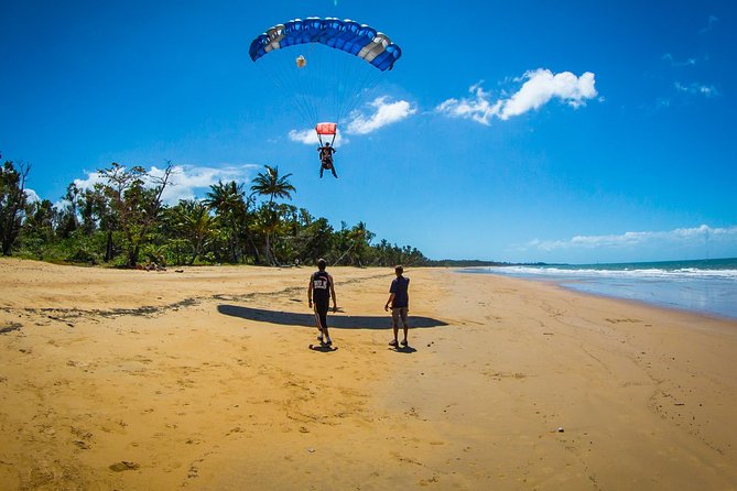 Beach Skydive from up to 15000ft over Mission Beach - Accommodation Sunshine Coast