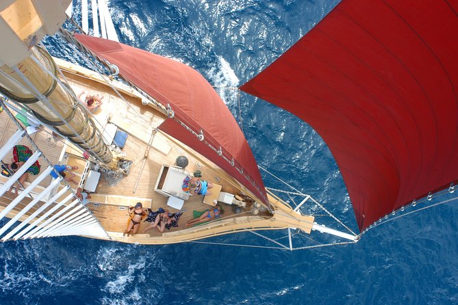 2-Day Whitsundays Sailing Adventure: Alexander Stewart - Find Attractions 0