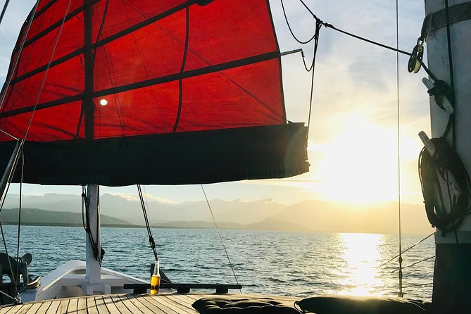 Shaolin Sunset Sailing Aboard Authentic Chinese Junk Boat - ACT Tourism 11