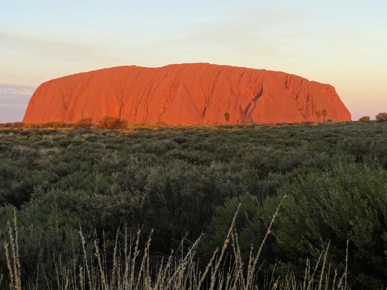 Uluru (Ayers Rock) Sunset With Outback Barbecue Dinner And Star Tour - ACT Tourism 5