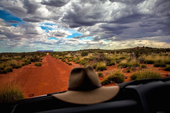 Mount Conner 4WD Small Group Tour from Ayers Rock including Dinner - Accommodation NT