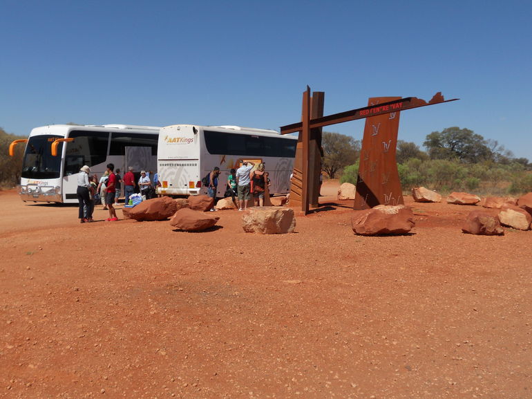 Uluru (Ayers Rock) To Alice Springs One-Way Shuttle - thumb 2