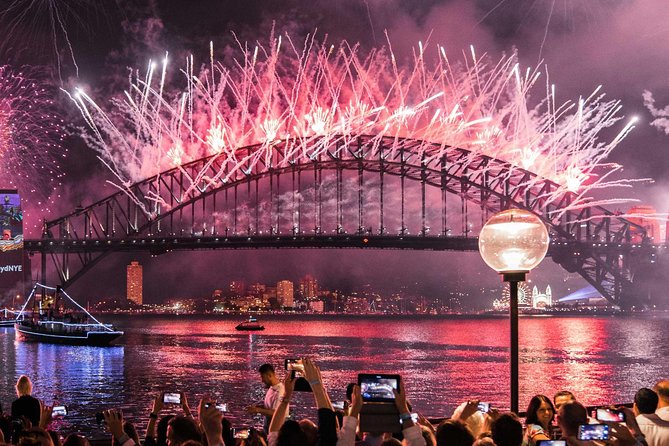 New Year's Eve Under The Sydney Opera House Sails On Sydney Harbour - Attractions Perth 1