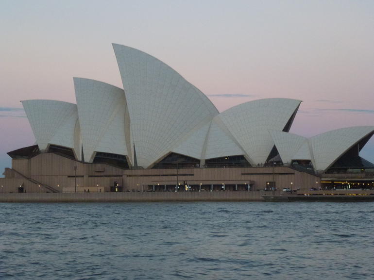 Sydney Harbour Hop-on Hop-off Cruise - Find Attractions 8