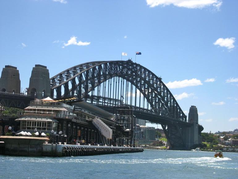 Sydney Harbour Hop-on Hop-off Cruise - Find Attractions 16