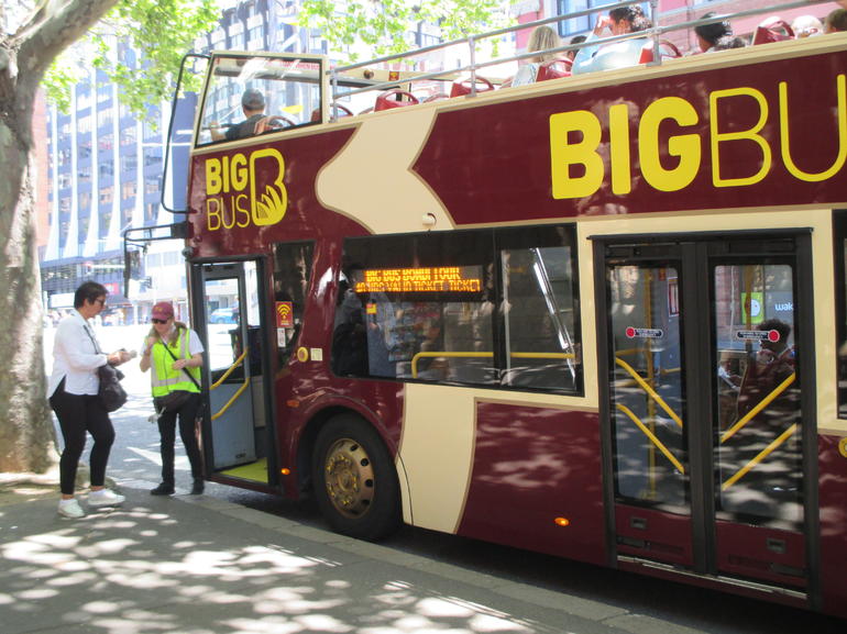 Sydney Combo: Hop-On Hop-Off Harbor Cruise And Hop-On Hop-Off City Bus Tour - thumb 3