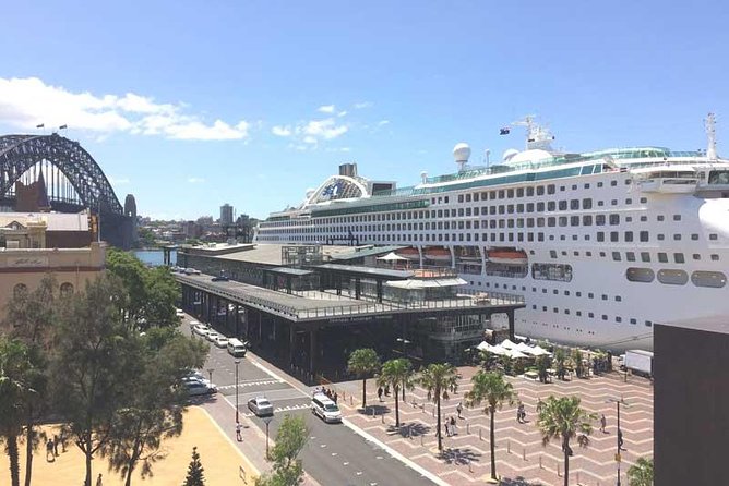 Shuttle Transfer From Cruise Ship Terminal At Circular Quay To Sydney Airport - C Tourism 0