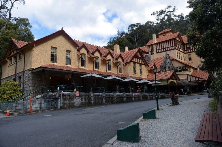Blue Mountains And Jenolan Caves Motorcoach Day Tour - Find Attractions 8