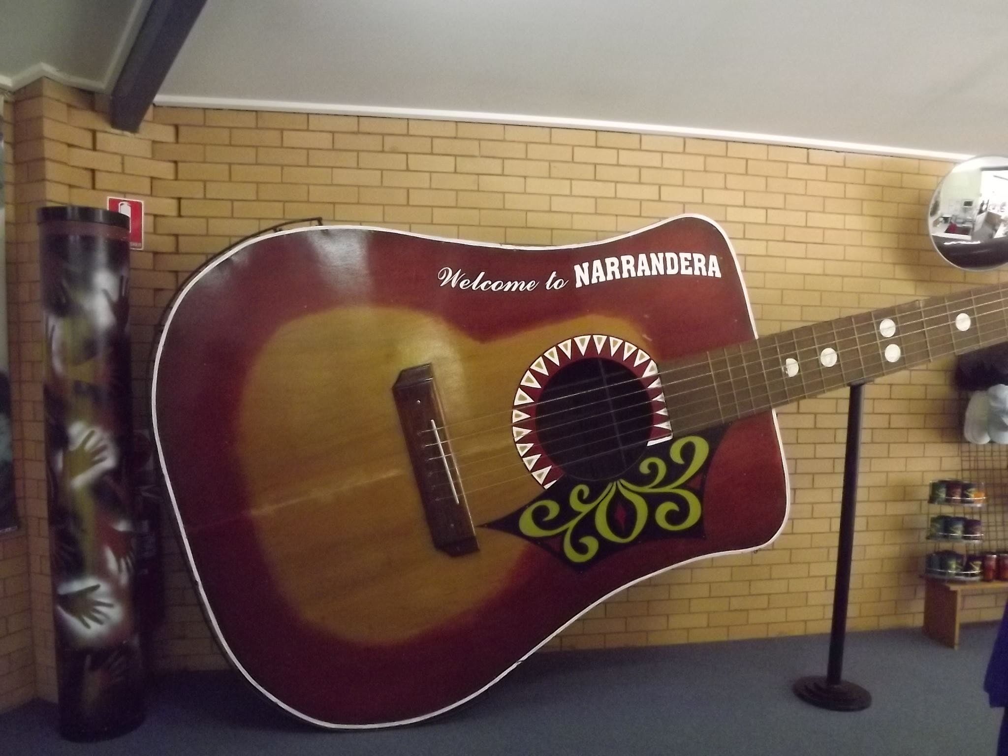 Narrandera's Big Guitar - thumb 2