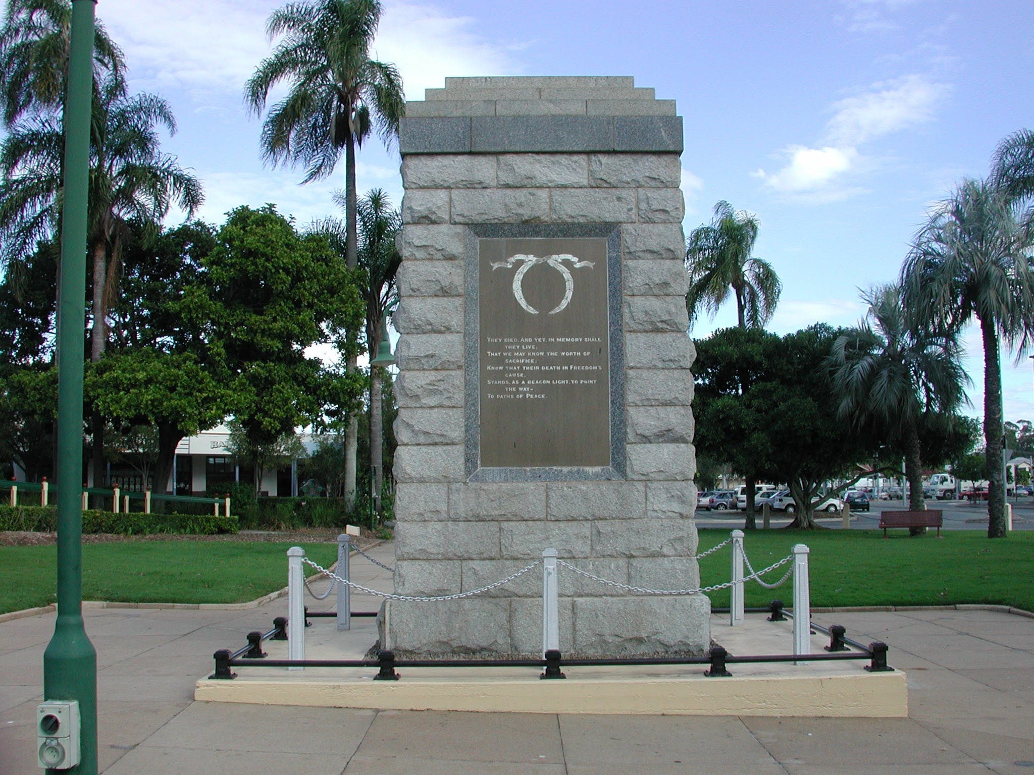 Sandgate War Memorial Park - Palm Beach Accommodation