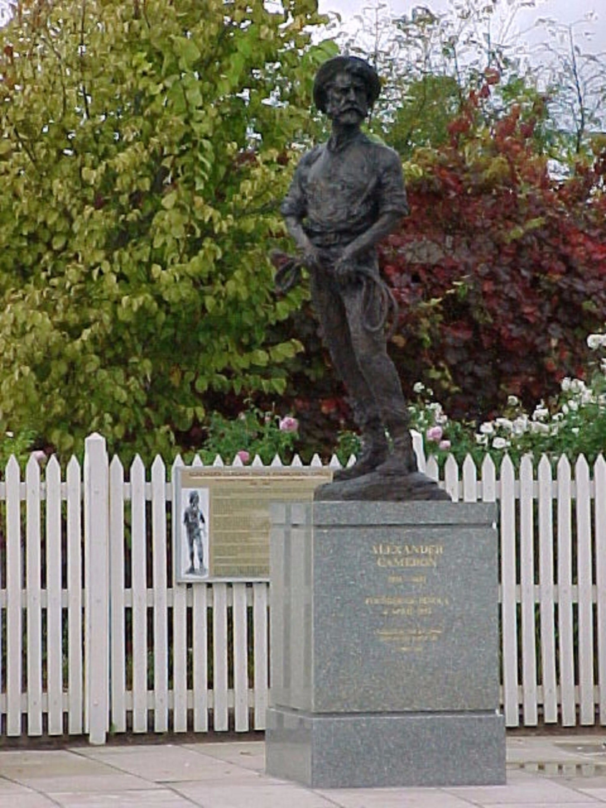 Alexander Cameron Statue - Tourism Canberra
