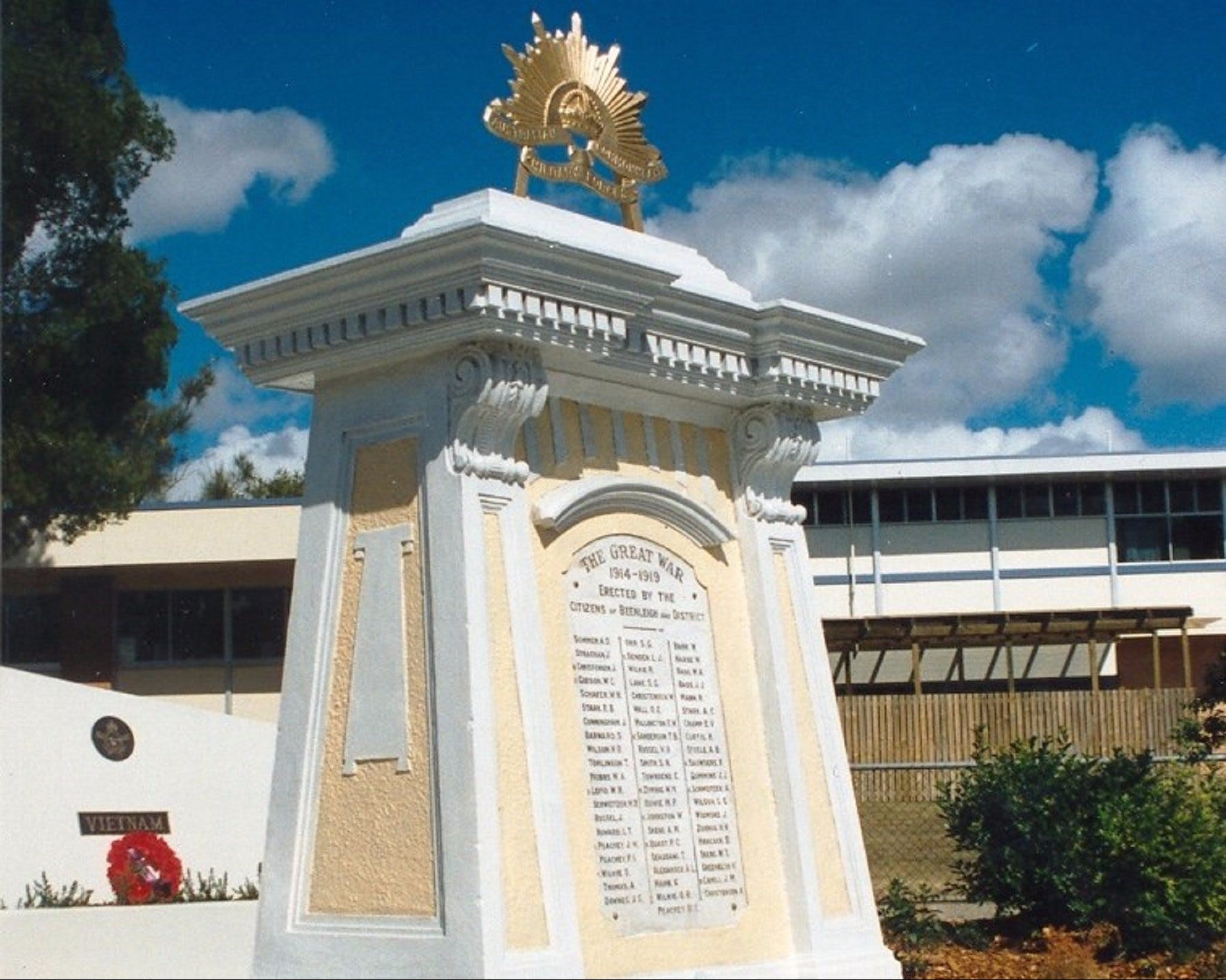 Beenleigh War Memorial - Broome Tourism