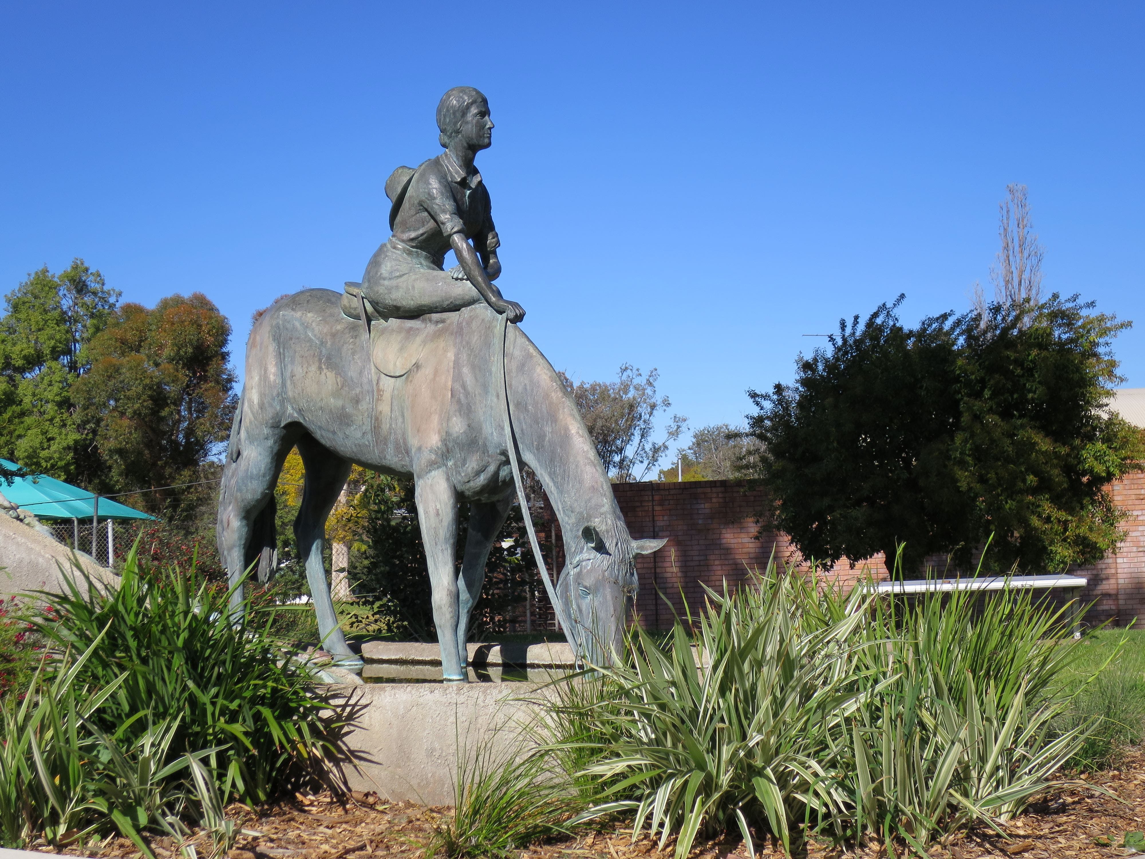 Dorothea Mackellar Memorial Statue - thumb 0