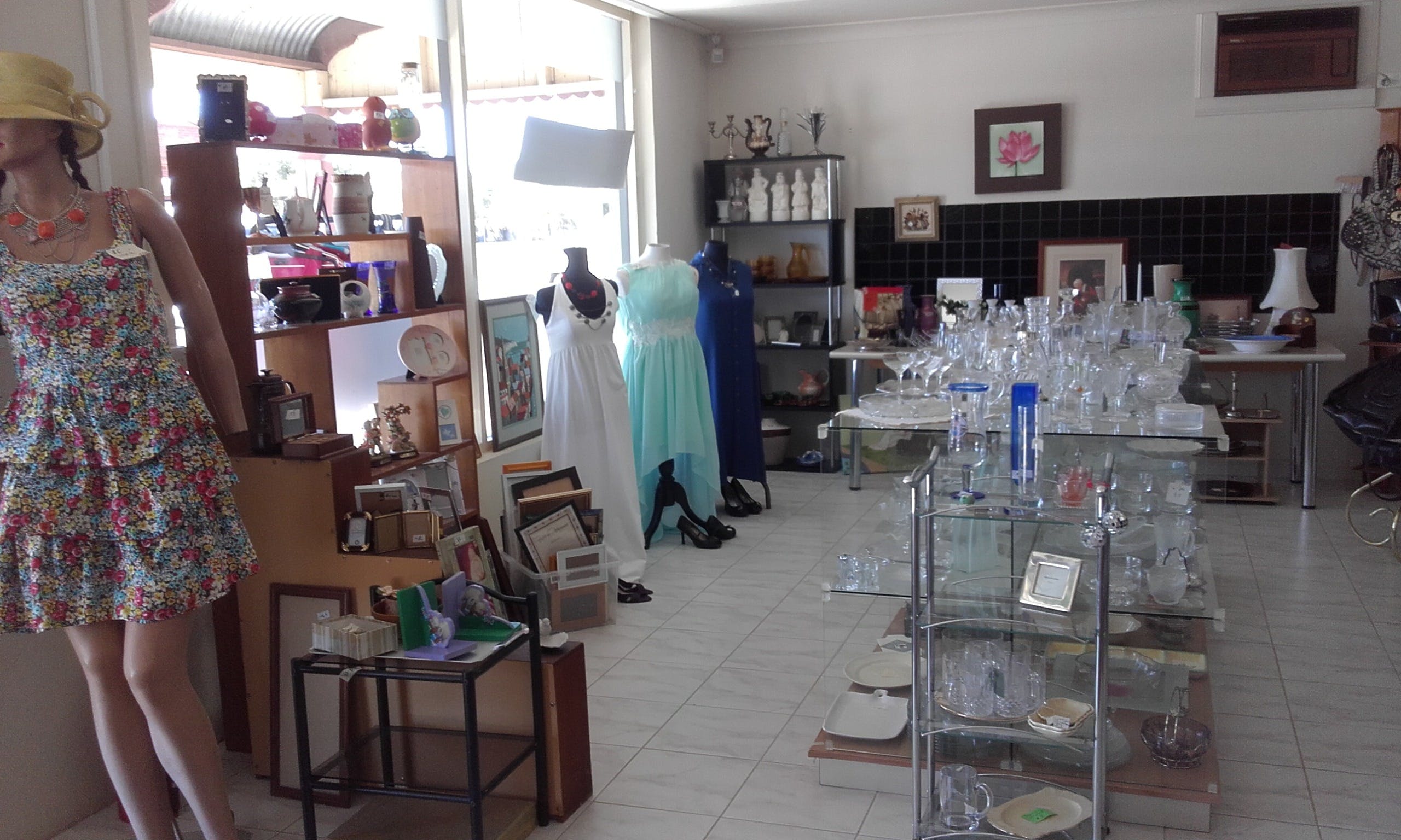 Hunters Haven Anglican Op Shop - Redcliffe Tourism