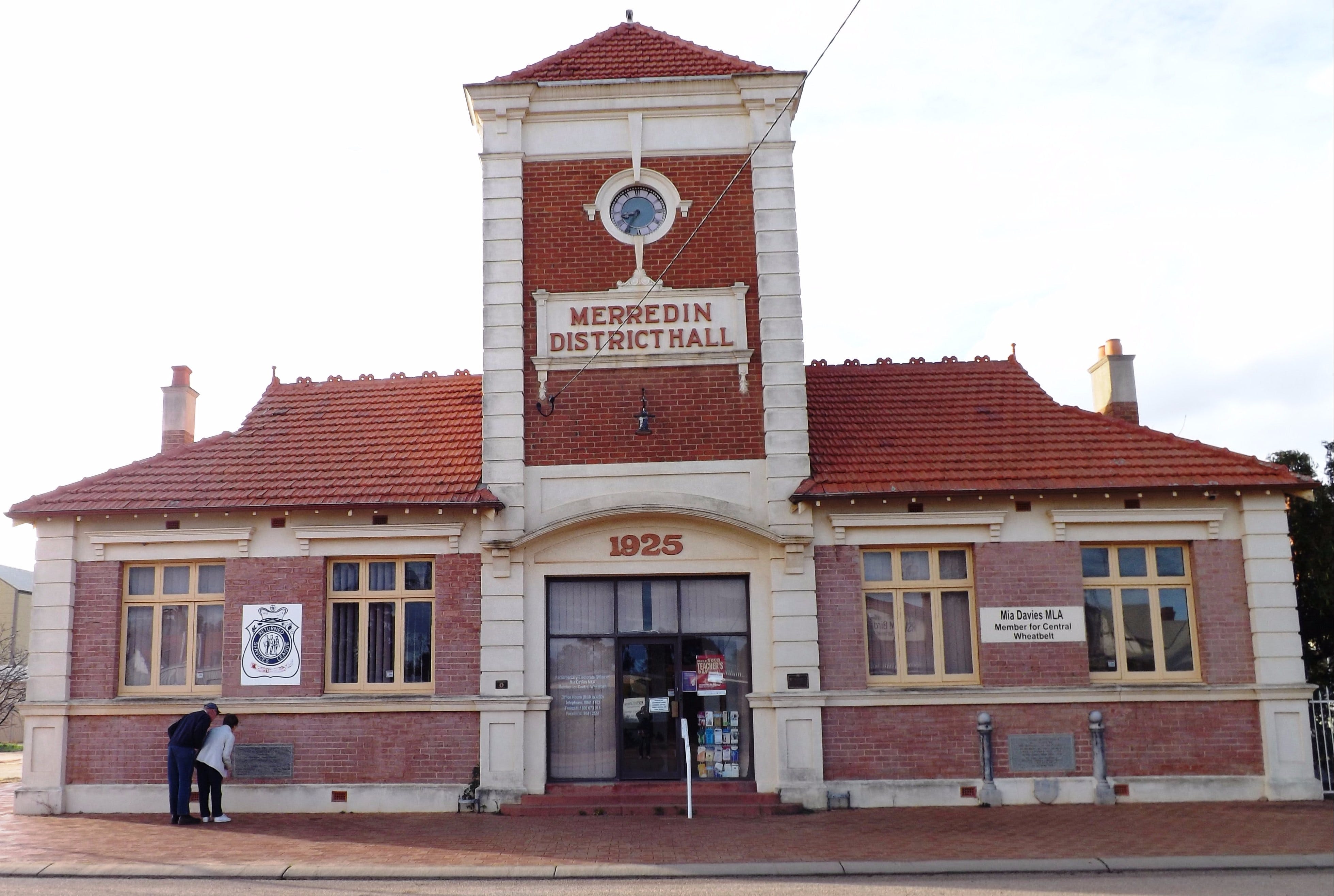 Merredin Town Hall - Redcliffe Tourism