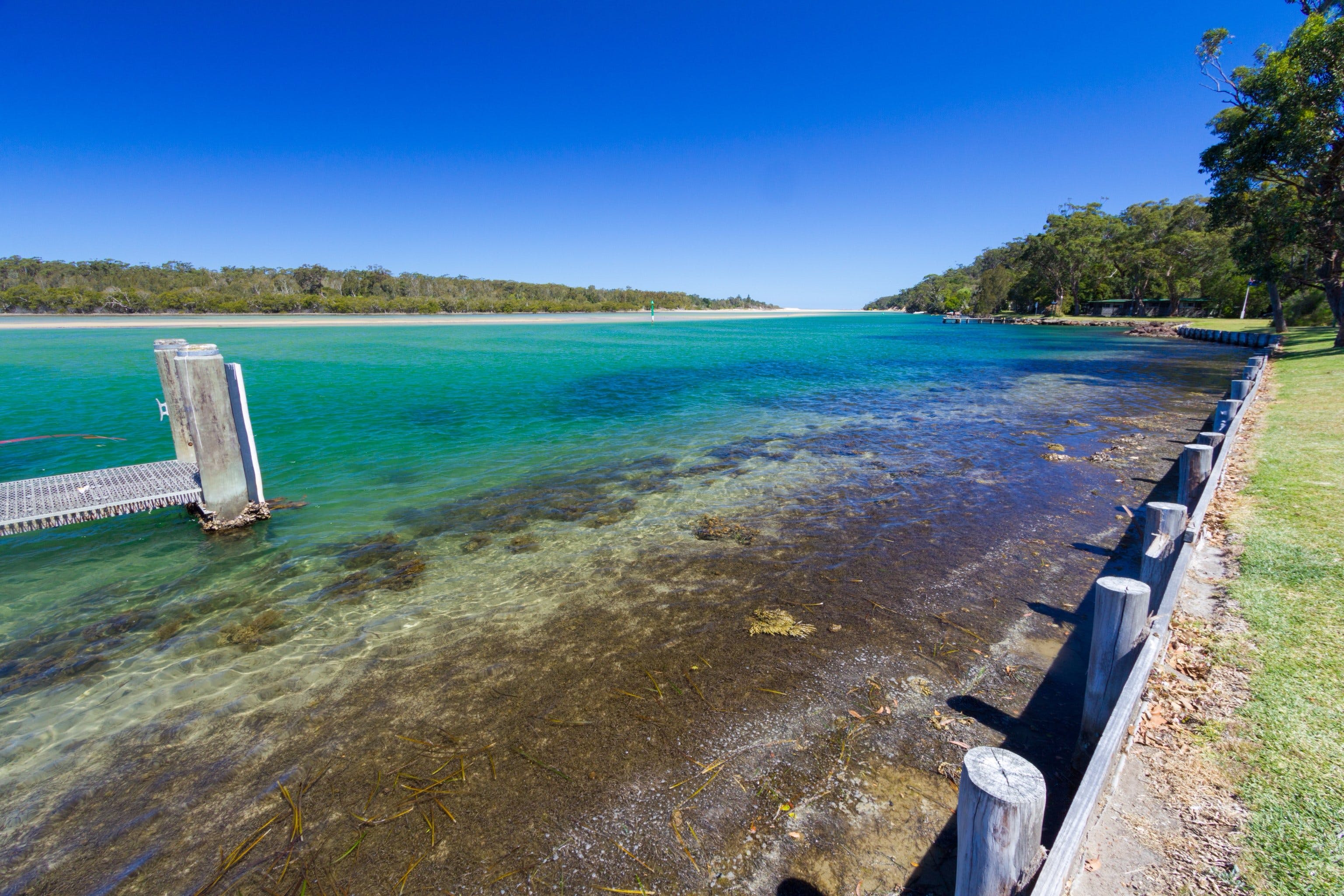 Sussex Inlet Entrance Beach - New South Wales Tourism 