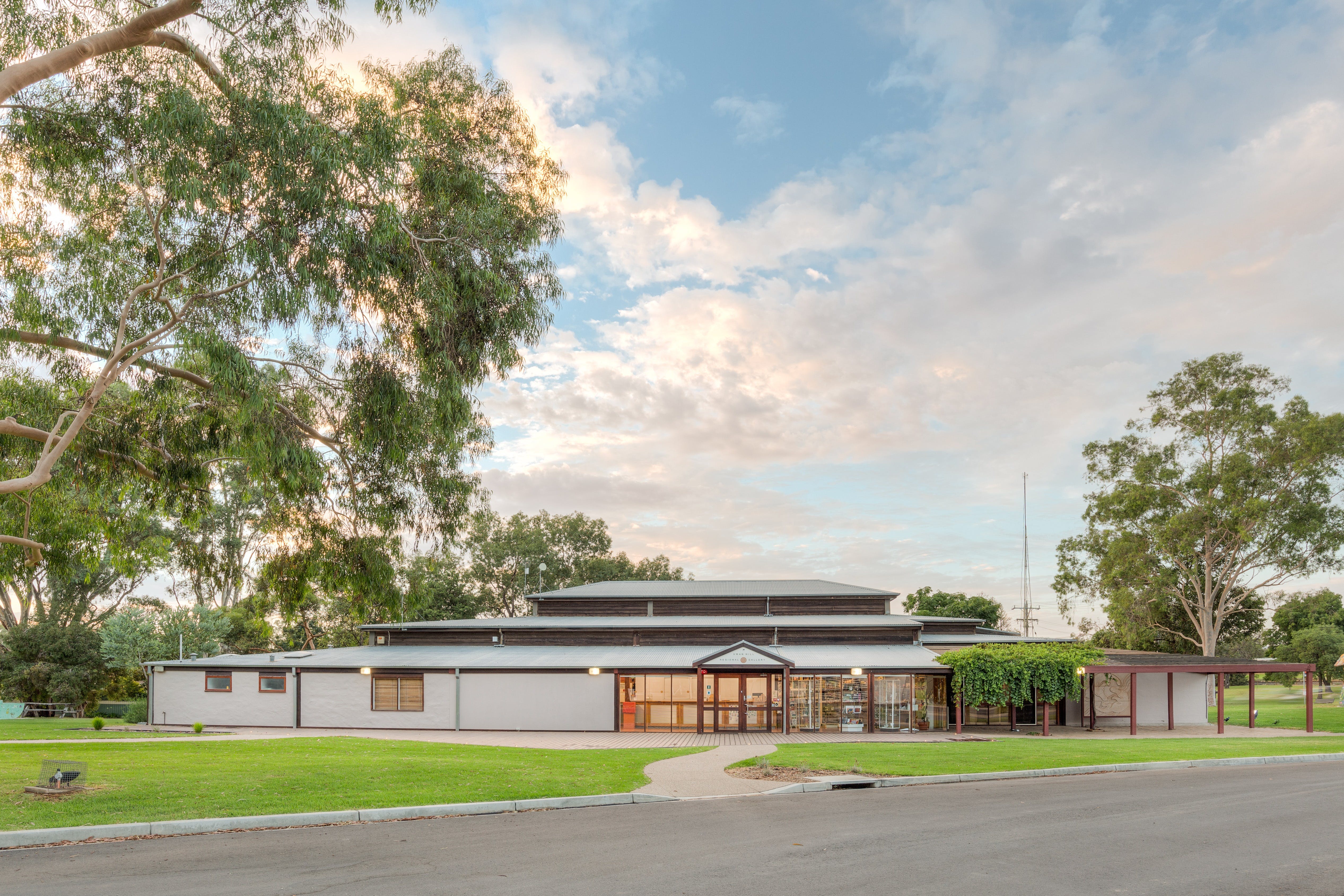 Swan Hill Regional Art Gallery - Wagga Wagga Accommodation