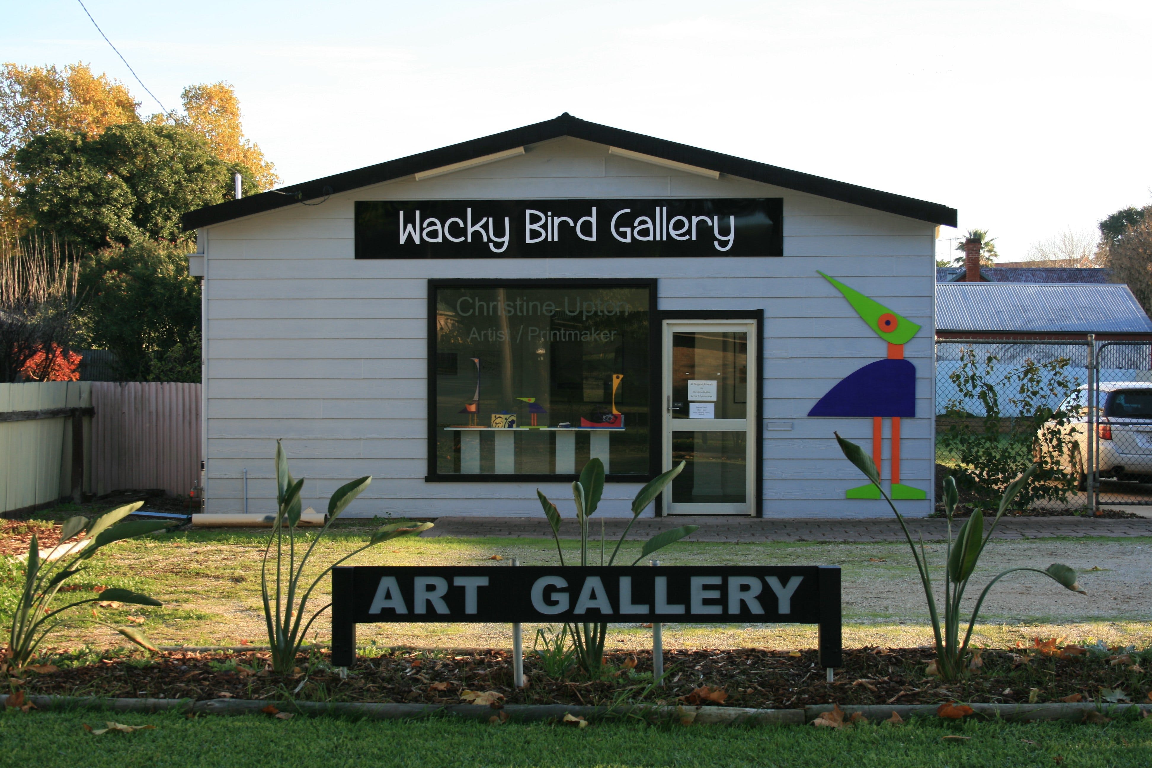 Wacky Bird Gallery - Accommodation Bookings