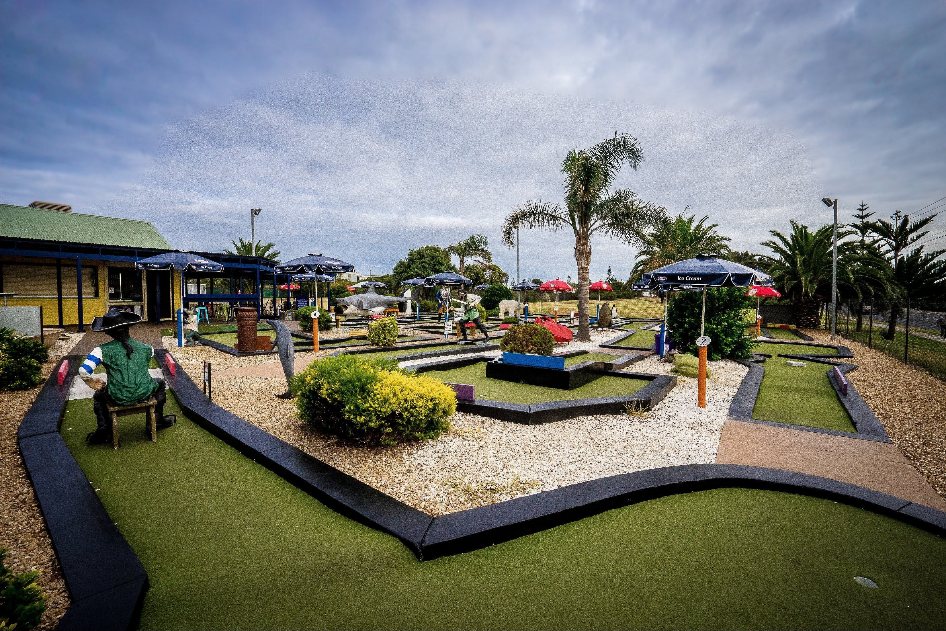 West Beach Mini Golf - Tourism Adelaide