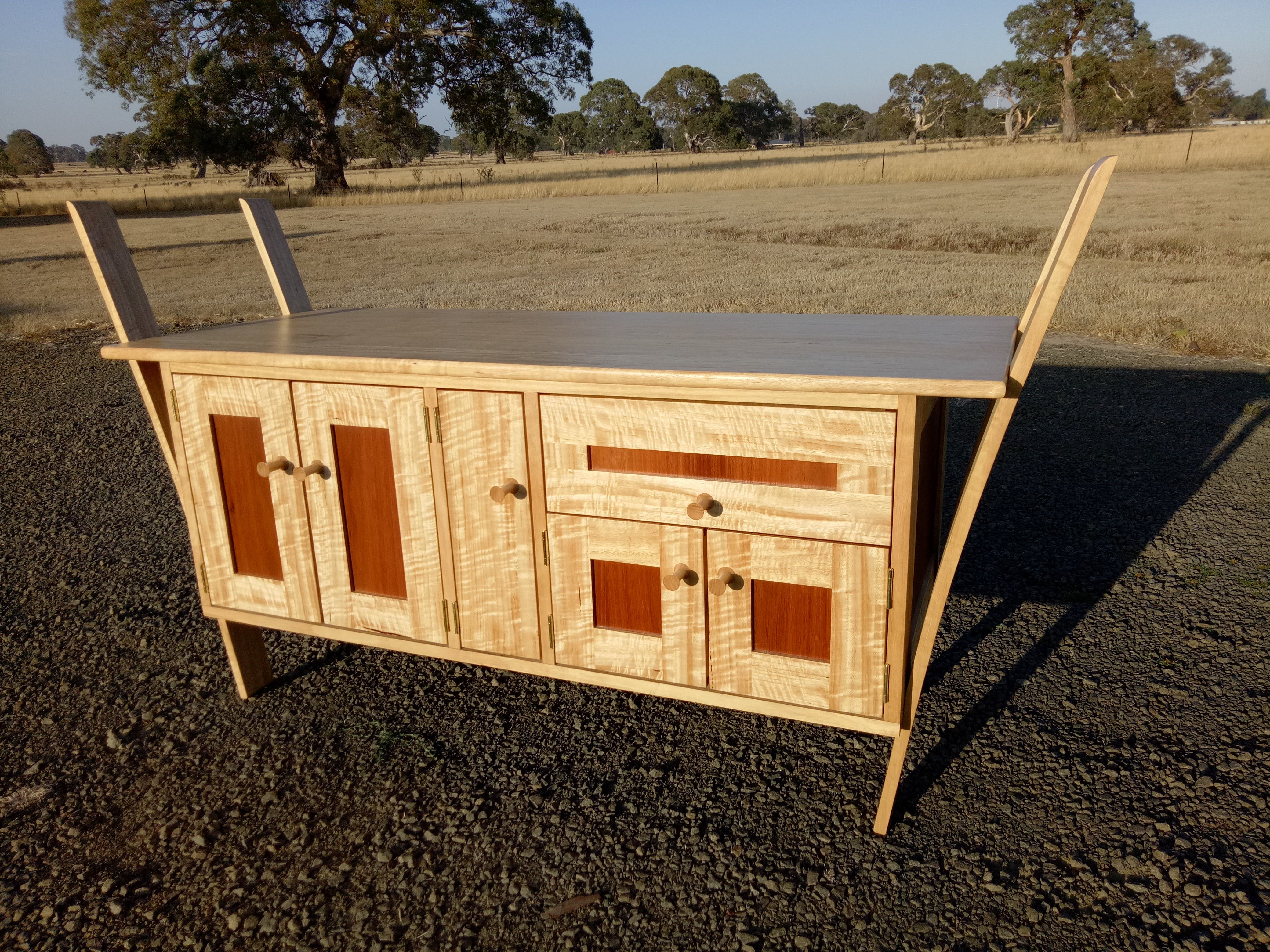 Gerard Murphy Furniture Dunkeld - Wagga Wagga Accommodation