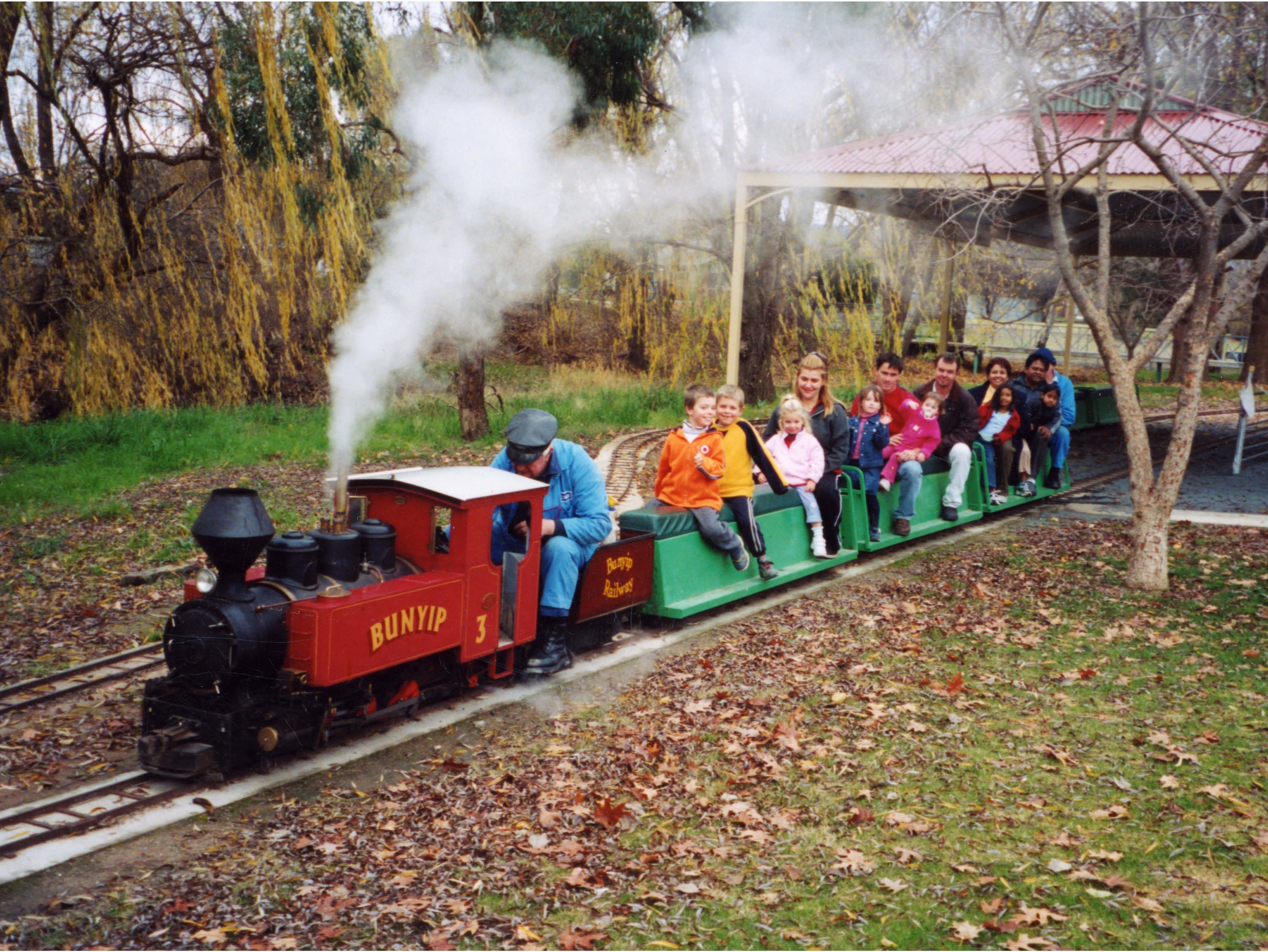 Holbrook Miniature Railway - Attractions Melbourne