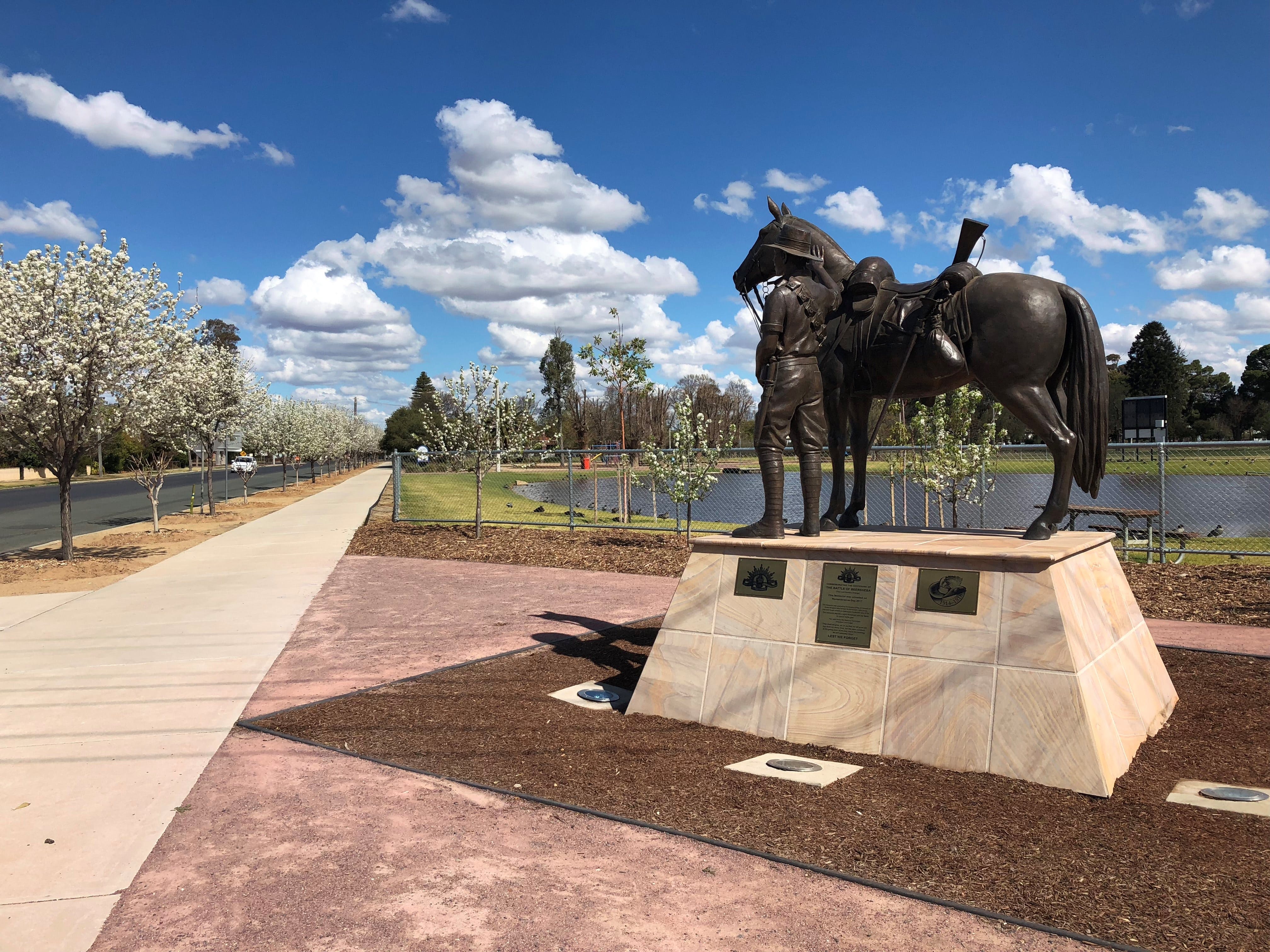 Light Horse Memorial Hay - Attractions Melbourne