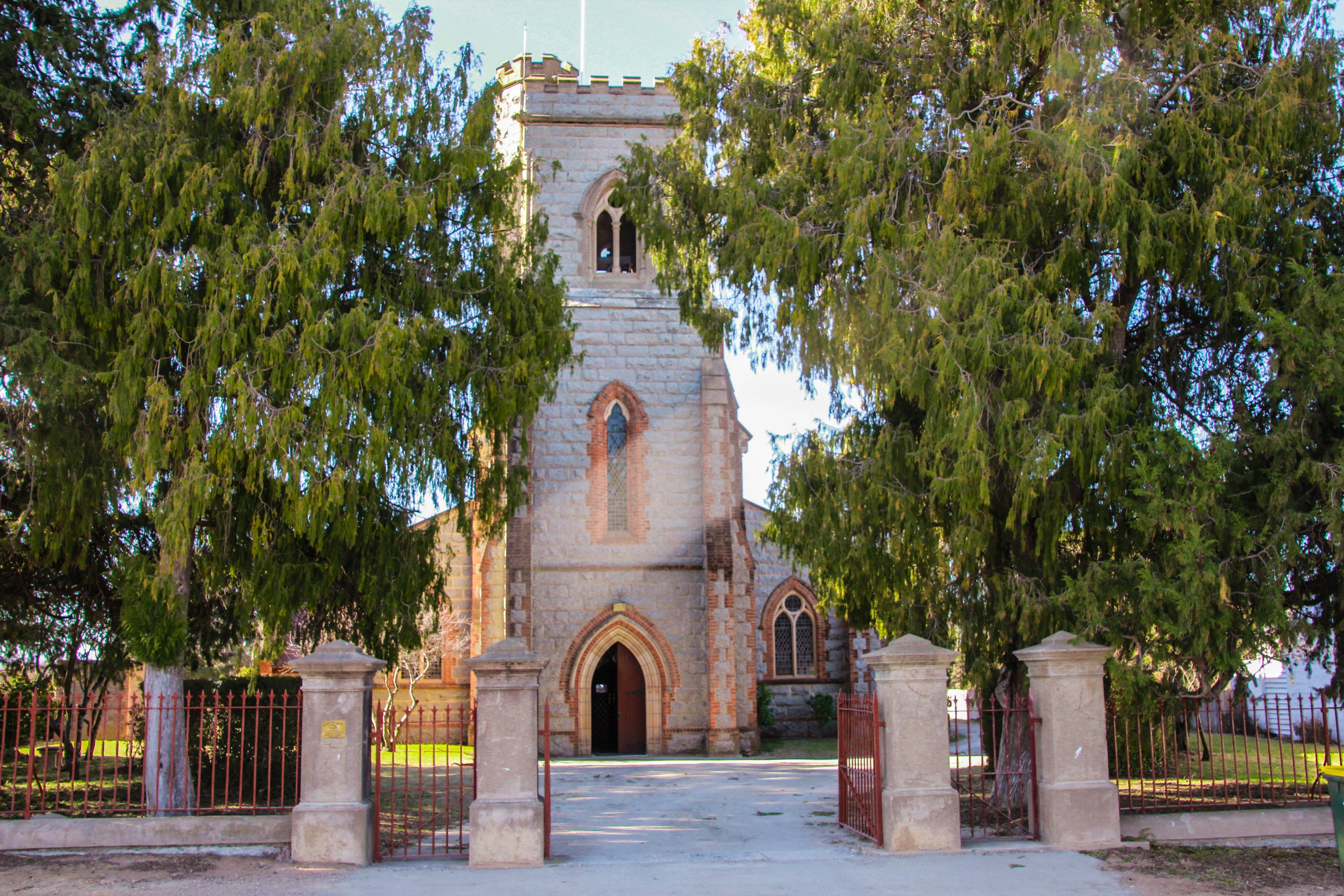 Parish Church of St Andrew - Lightning Ridge Tourism