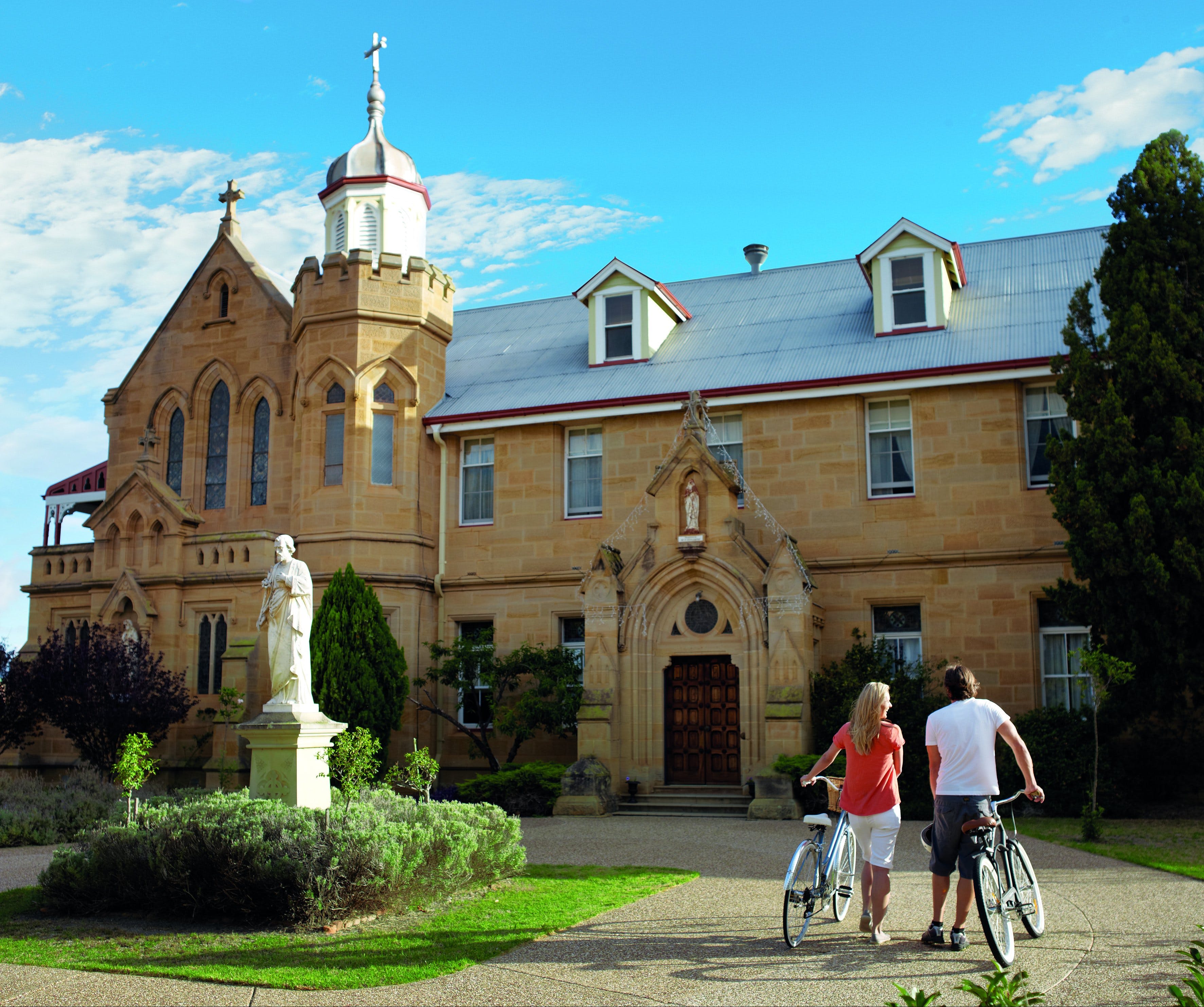 Warwick - Find Attractions
