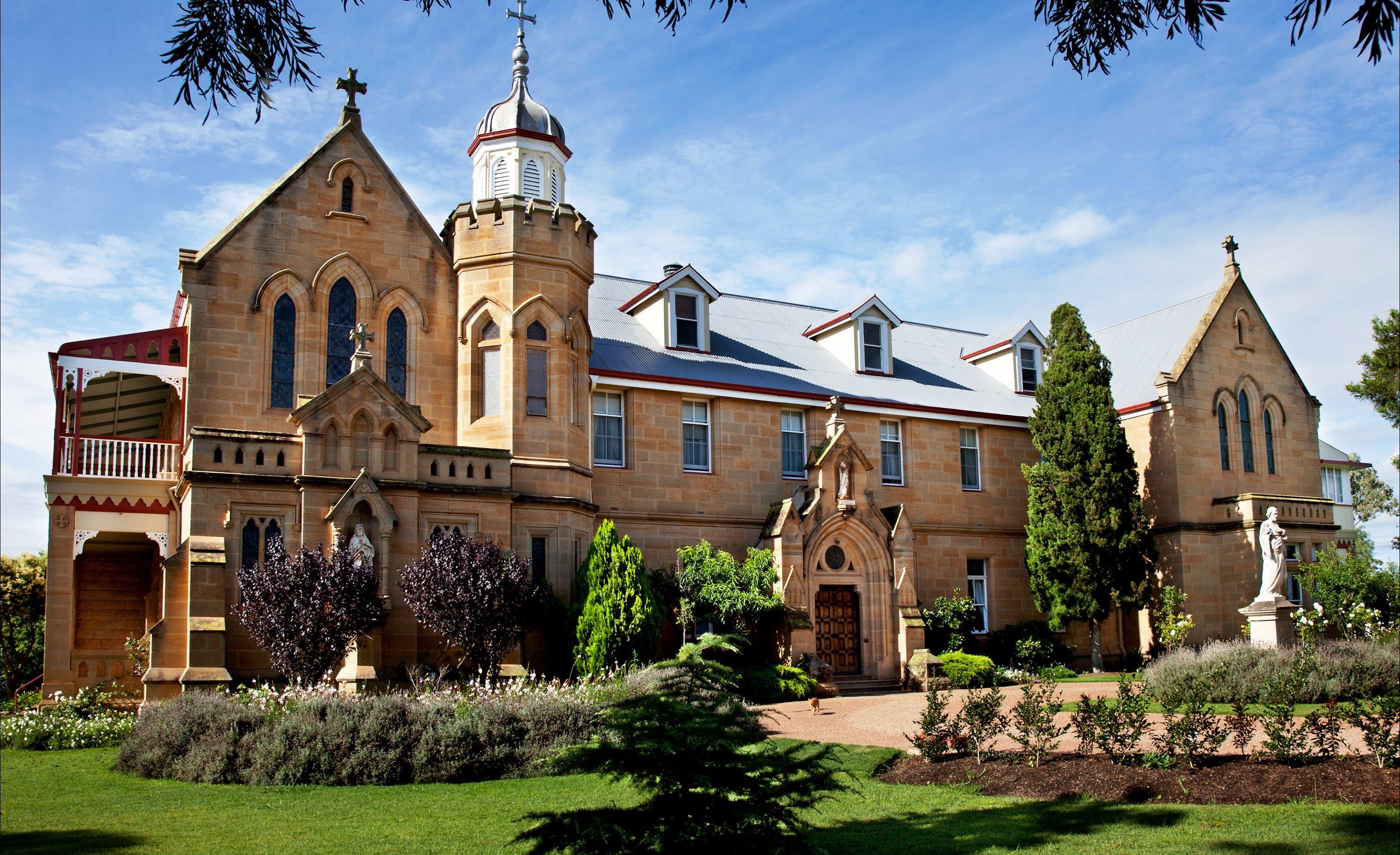 Abbey of the Roses - New South Wales Tourism 