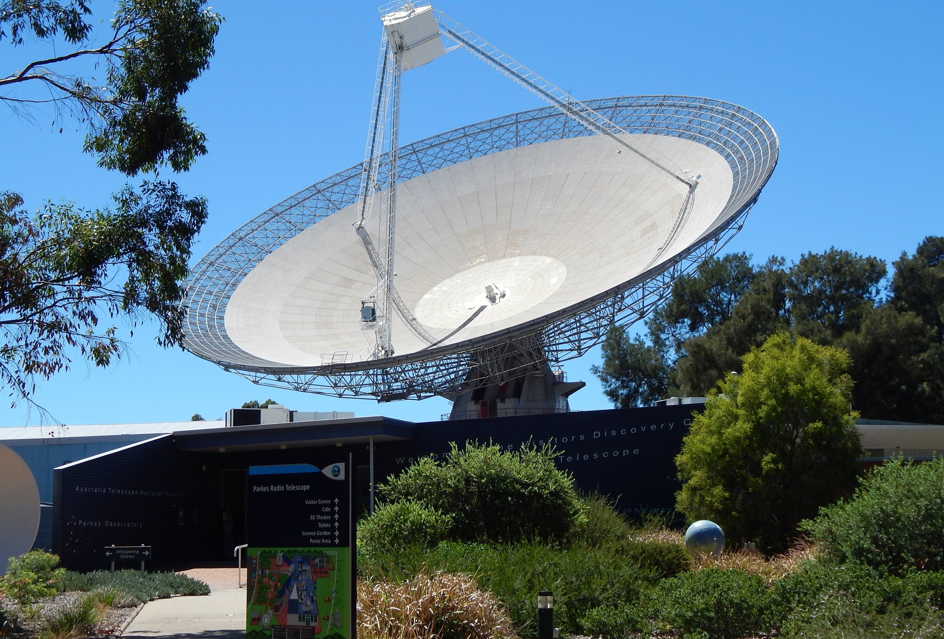 CSIRO Parkes Radio Telescope Visitor Centre - St Kilda Accommodation
