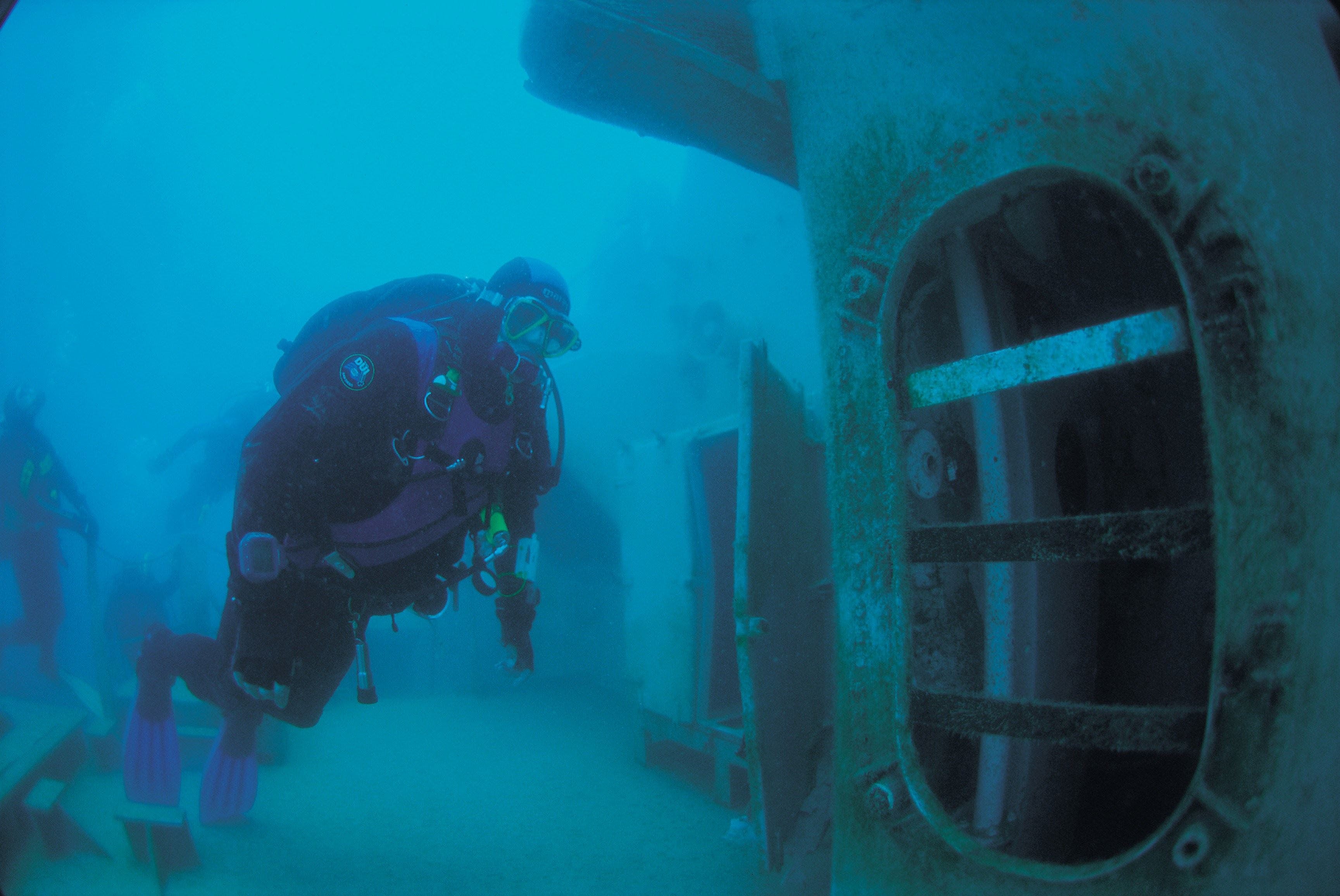 Ex HMAS Hobart Dive Site - thumb 2