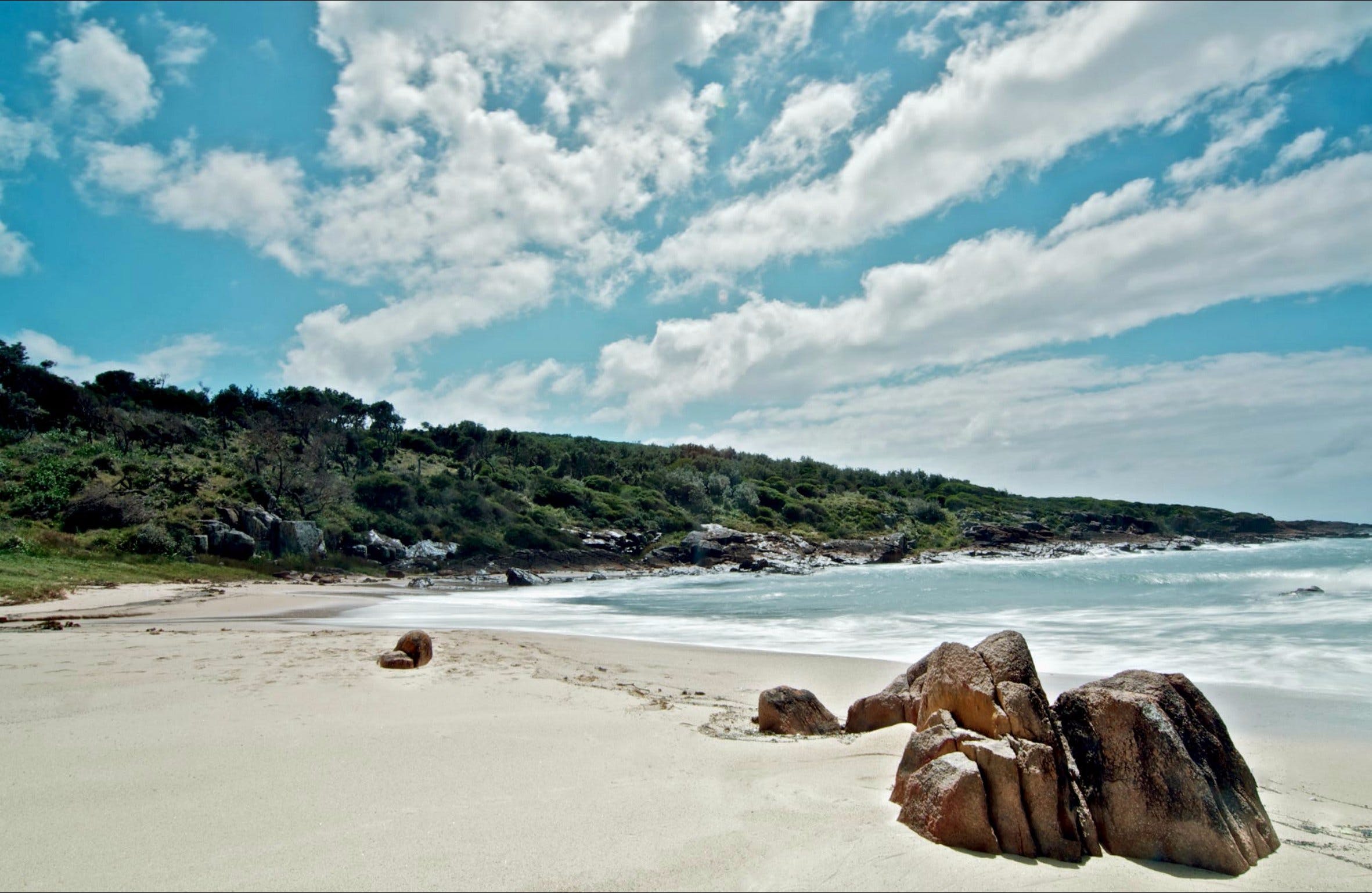 Fishermans Bay foreshore - New South Wales Tourism 