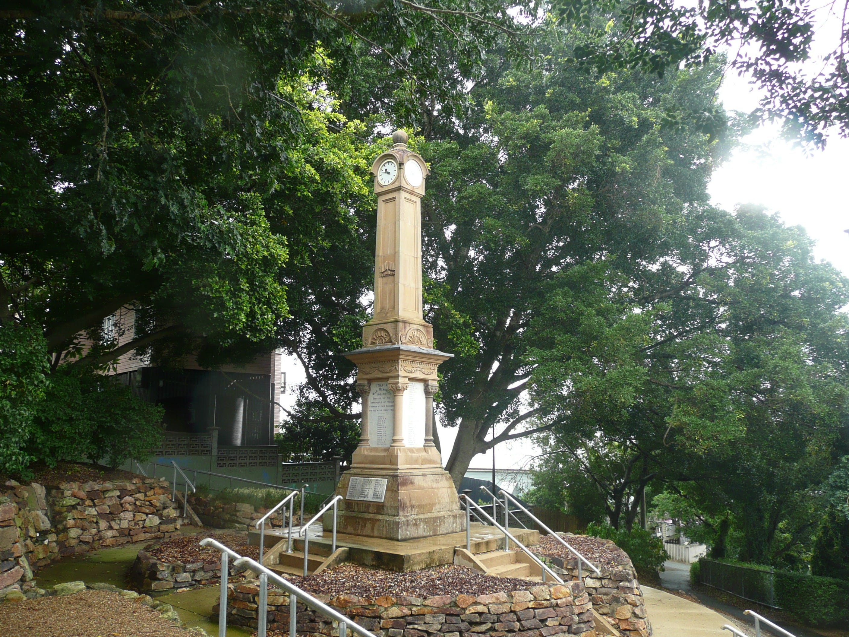 Ithaca War Memorial and Park - Accommodation Gladstone