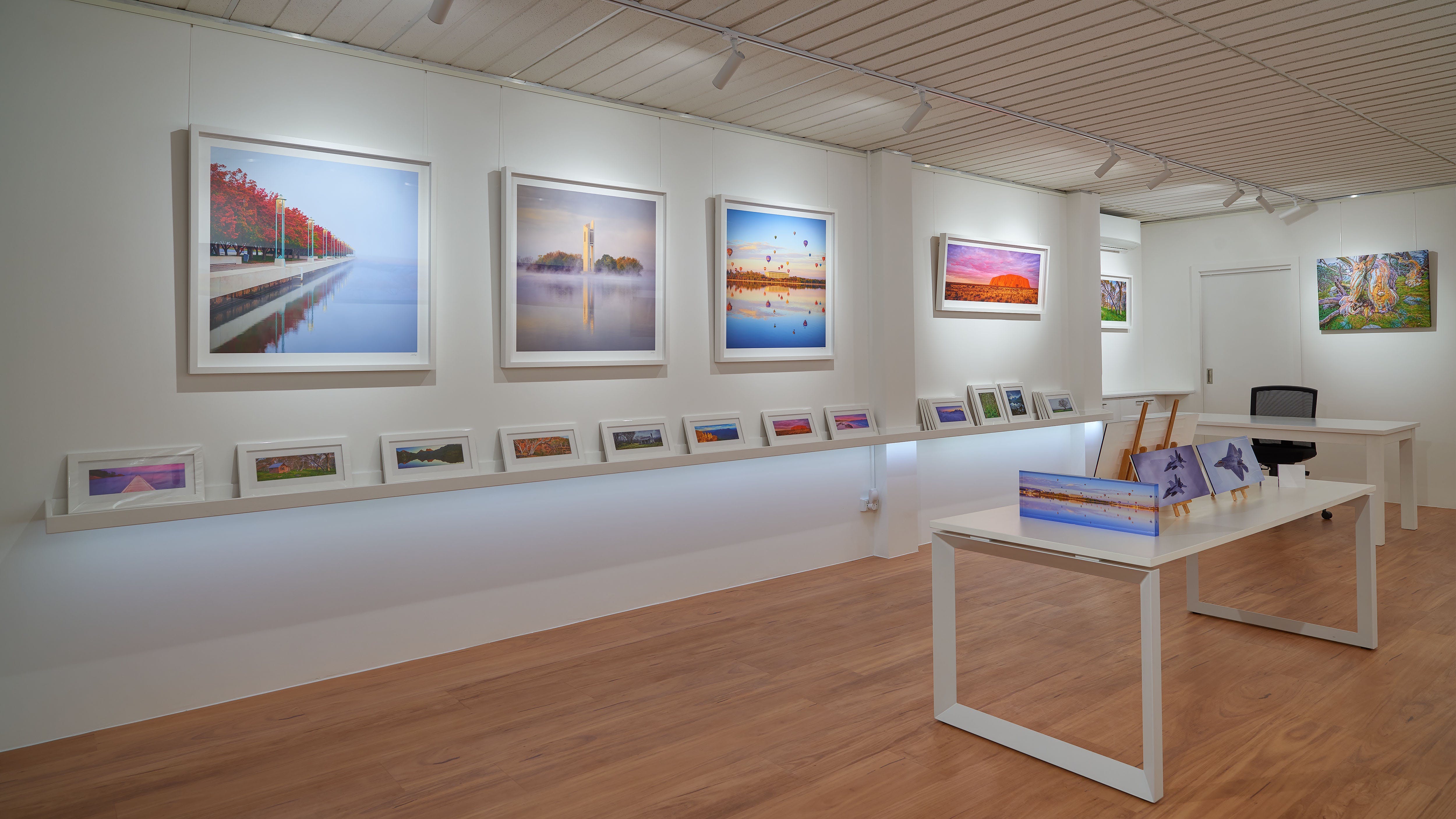 Scott Leggo Gallery - Wagga Wagga Accommodation