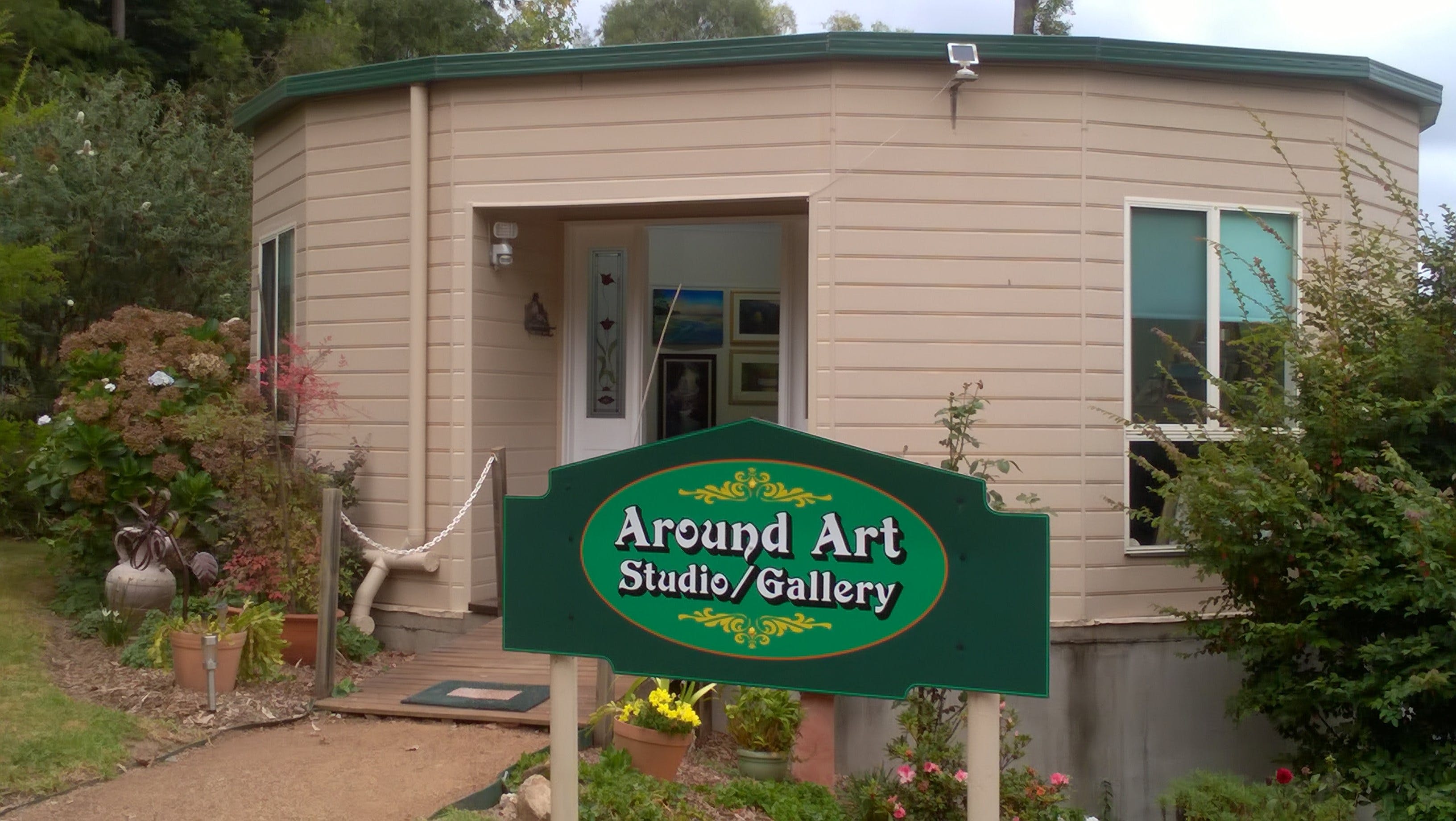 Around Art Studio/Gallery - thumb 0