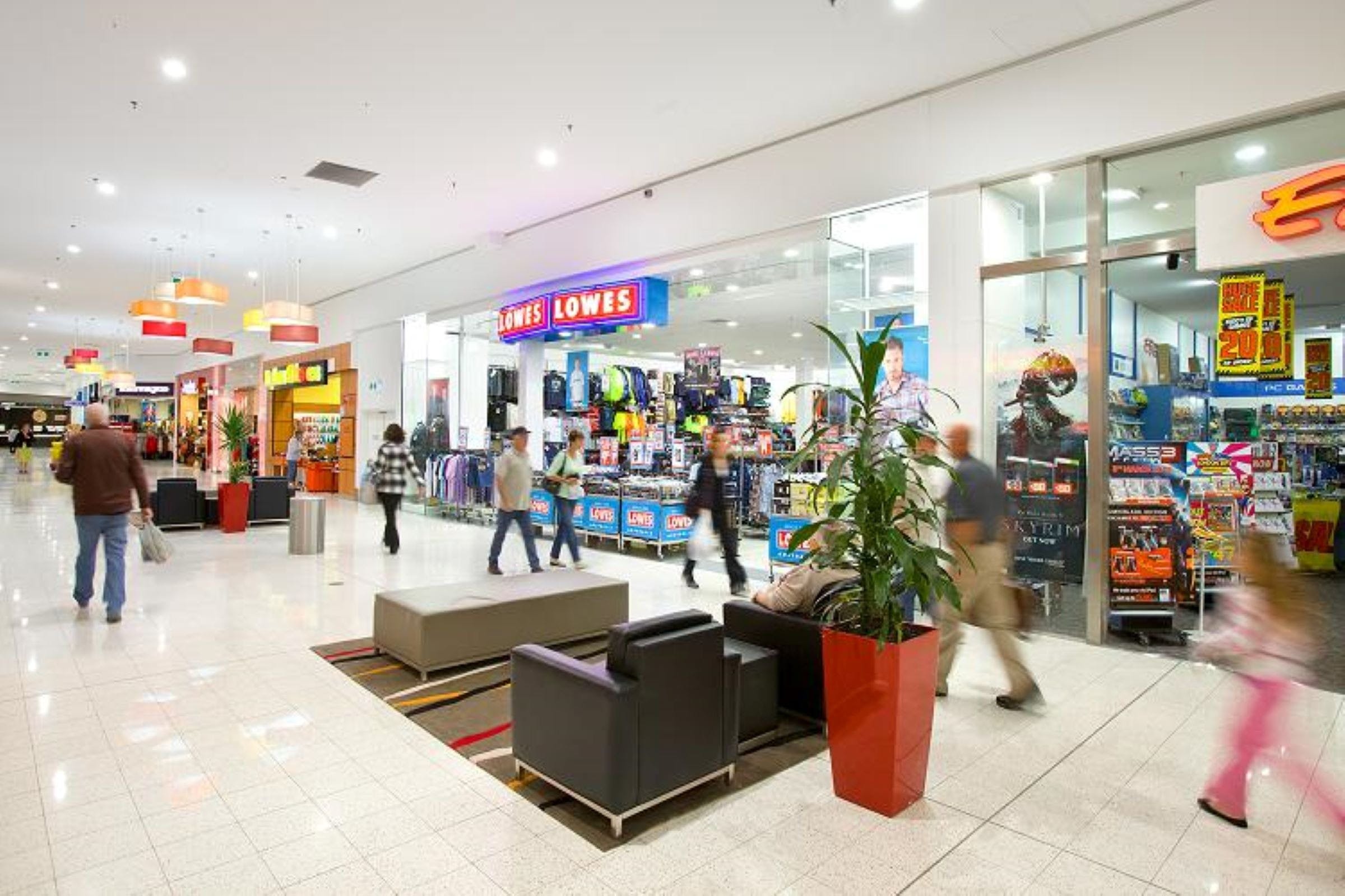 Gateway Plaza Shopping Centre - Attractions