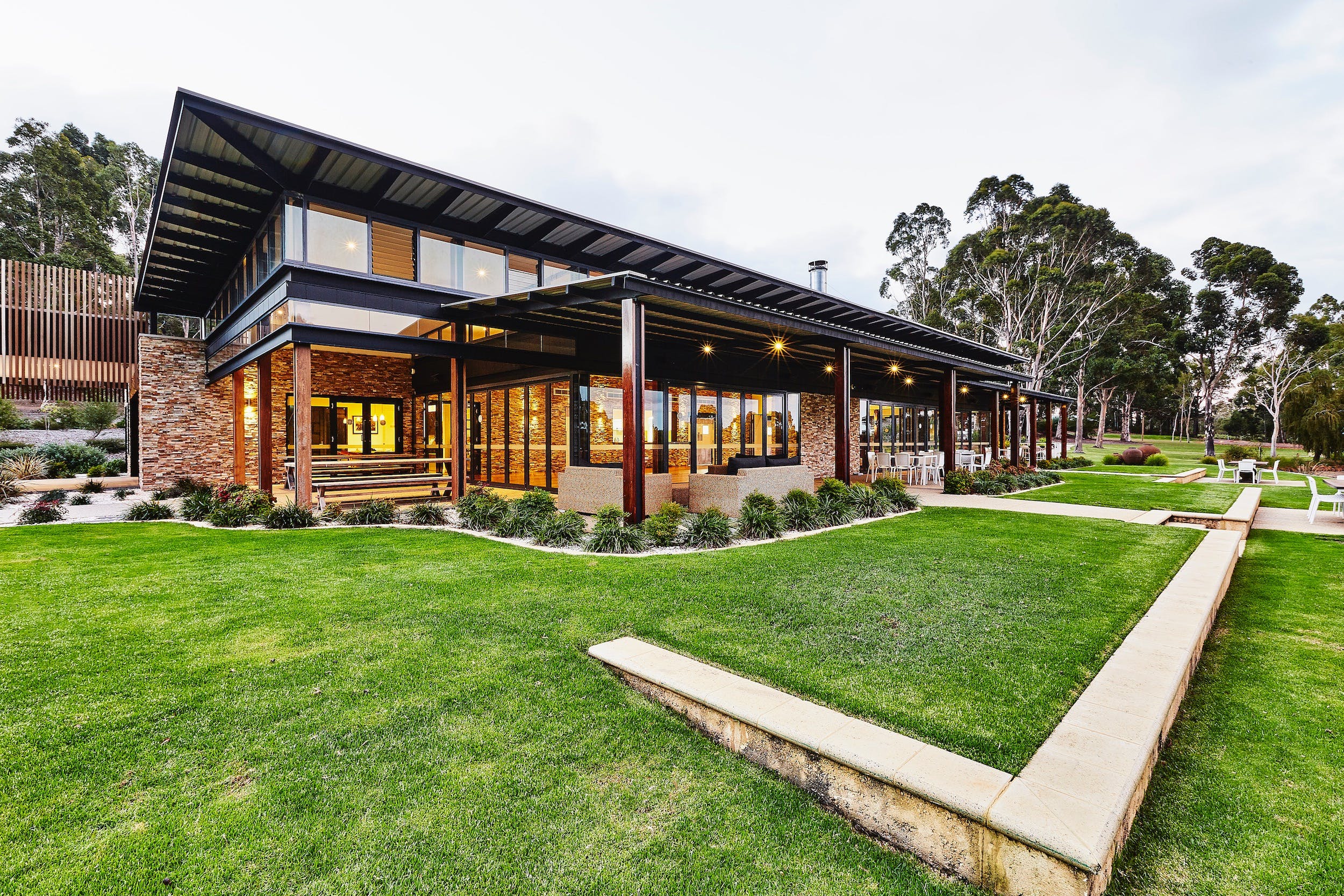 Lakeside Function Centre - Eight Willows Retreat - Accommodation Main Beach