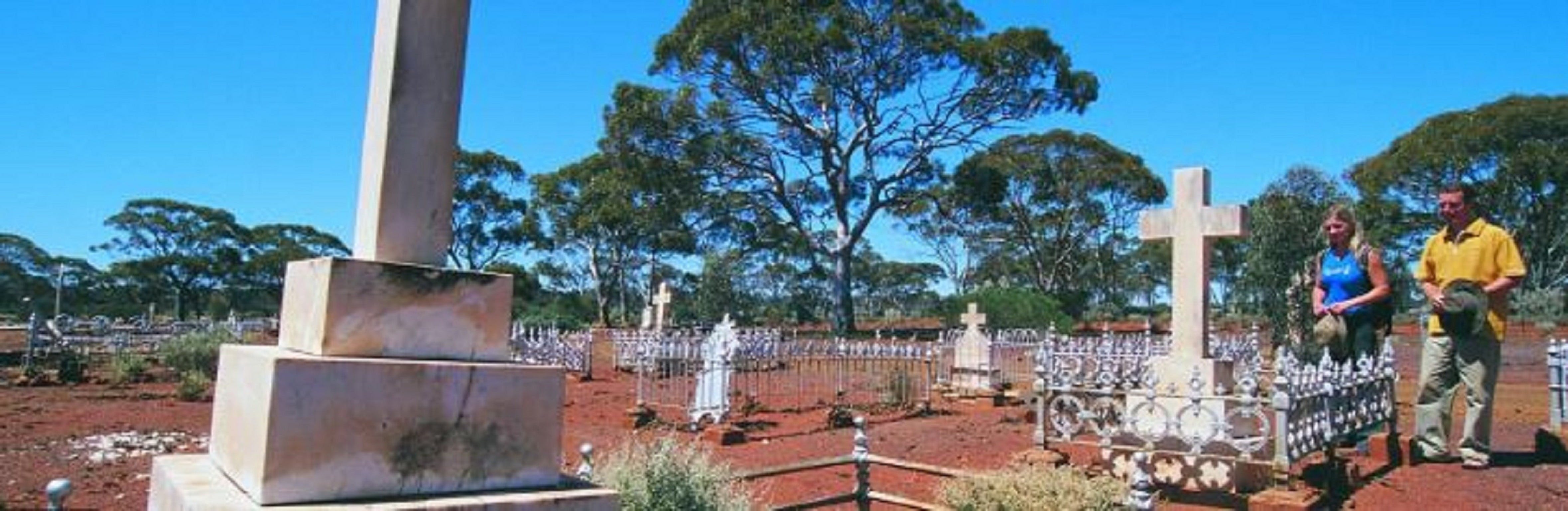 Old Pioneer Cemetery Coolgardie - Accommodation Nelson Bay