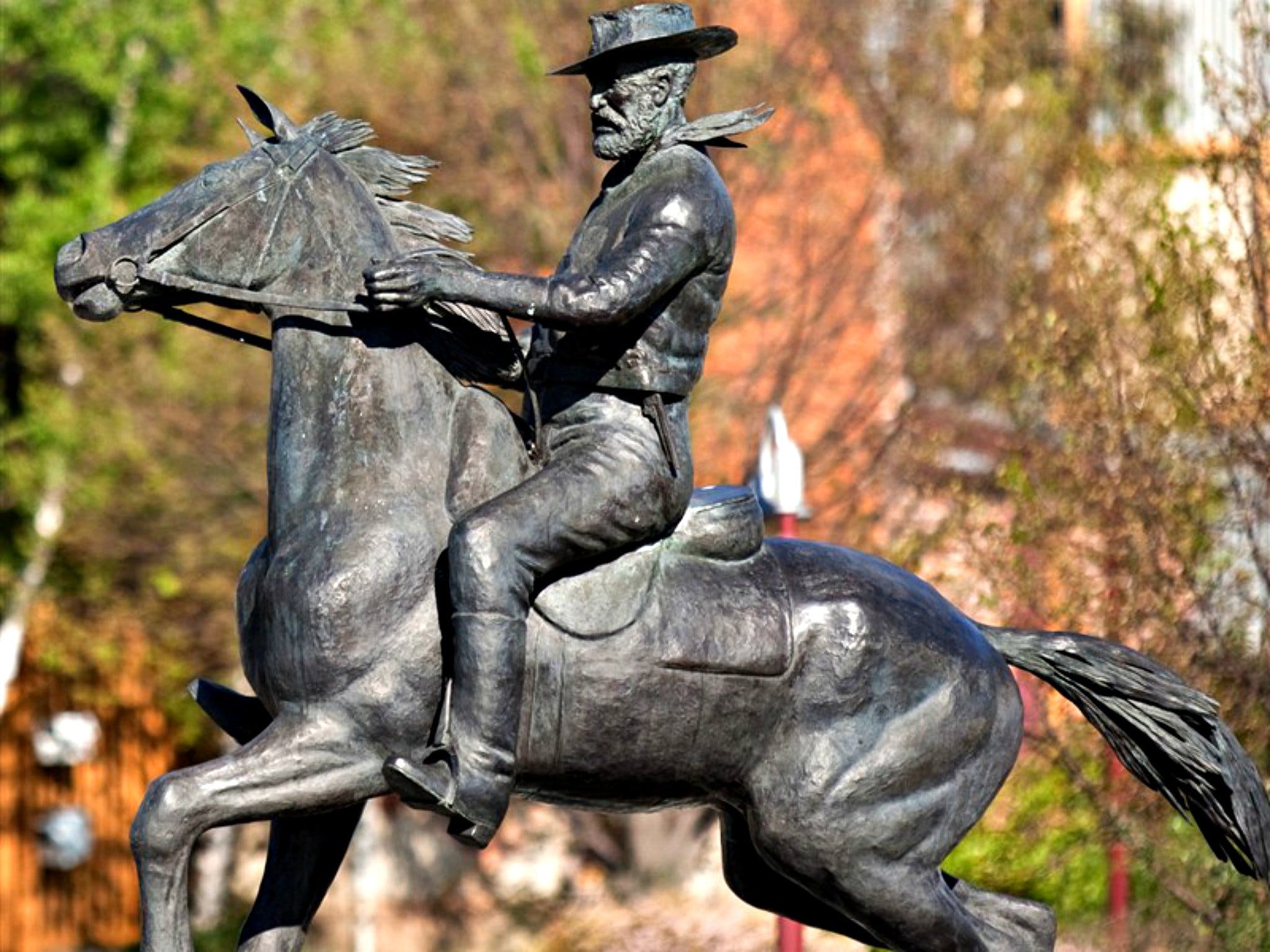 Thunderbolt's Statue and Constable Walker Memorial - Wagga Wagga Accommodation