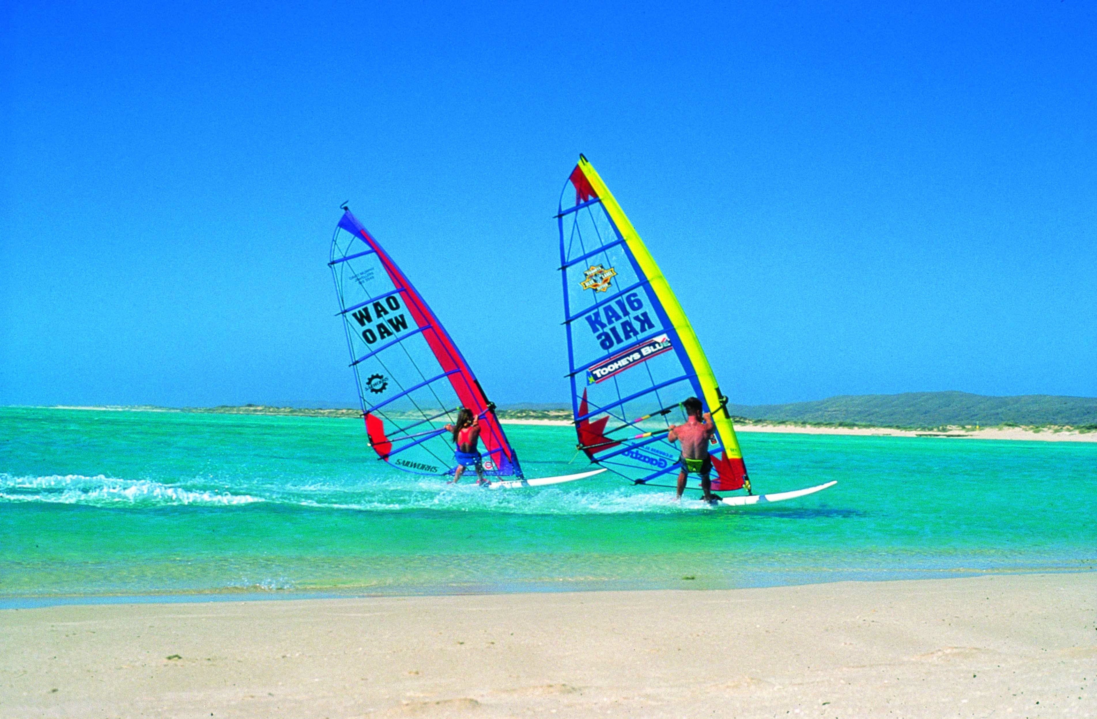 Windsurfing And Surfing - thumb 1
