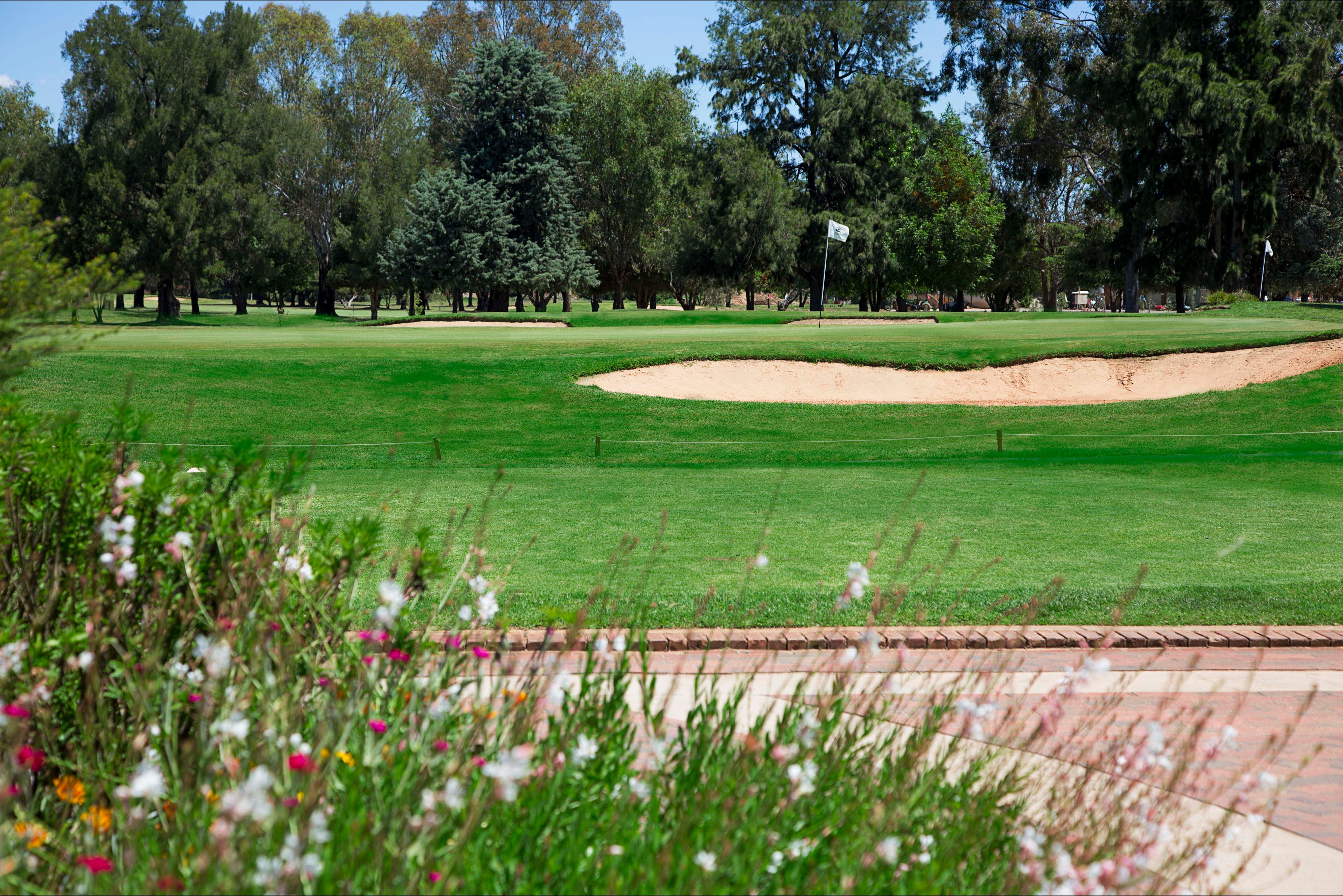 Howlong Golf Resort - Accommodation Adelaide