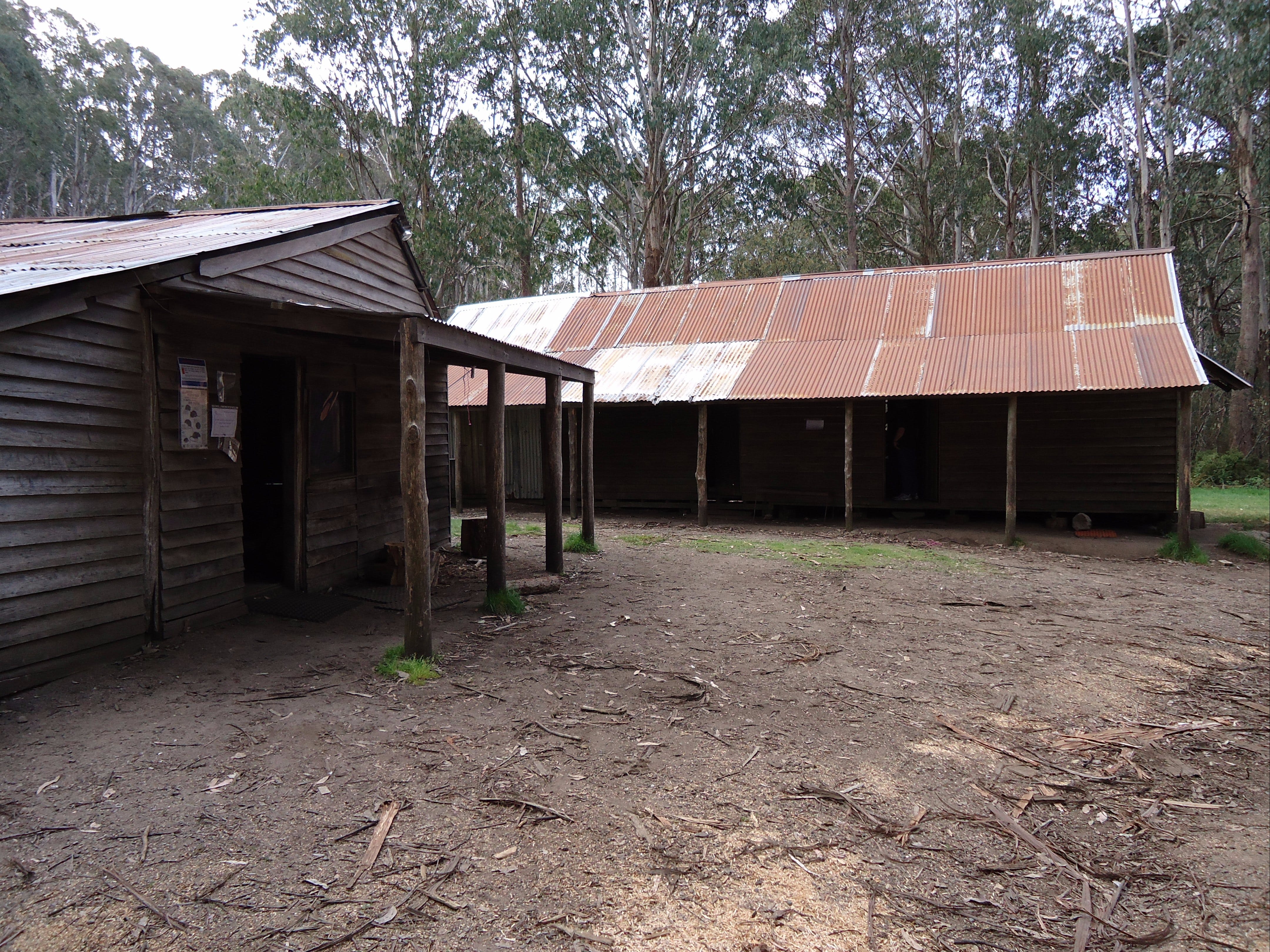 Razorback Hut - Accommodation Redcliffe