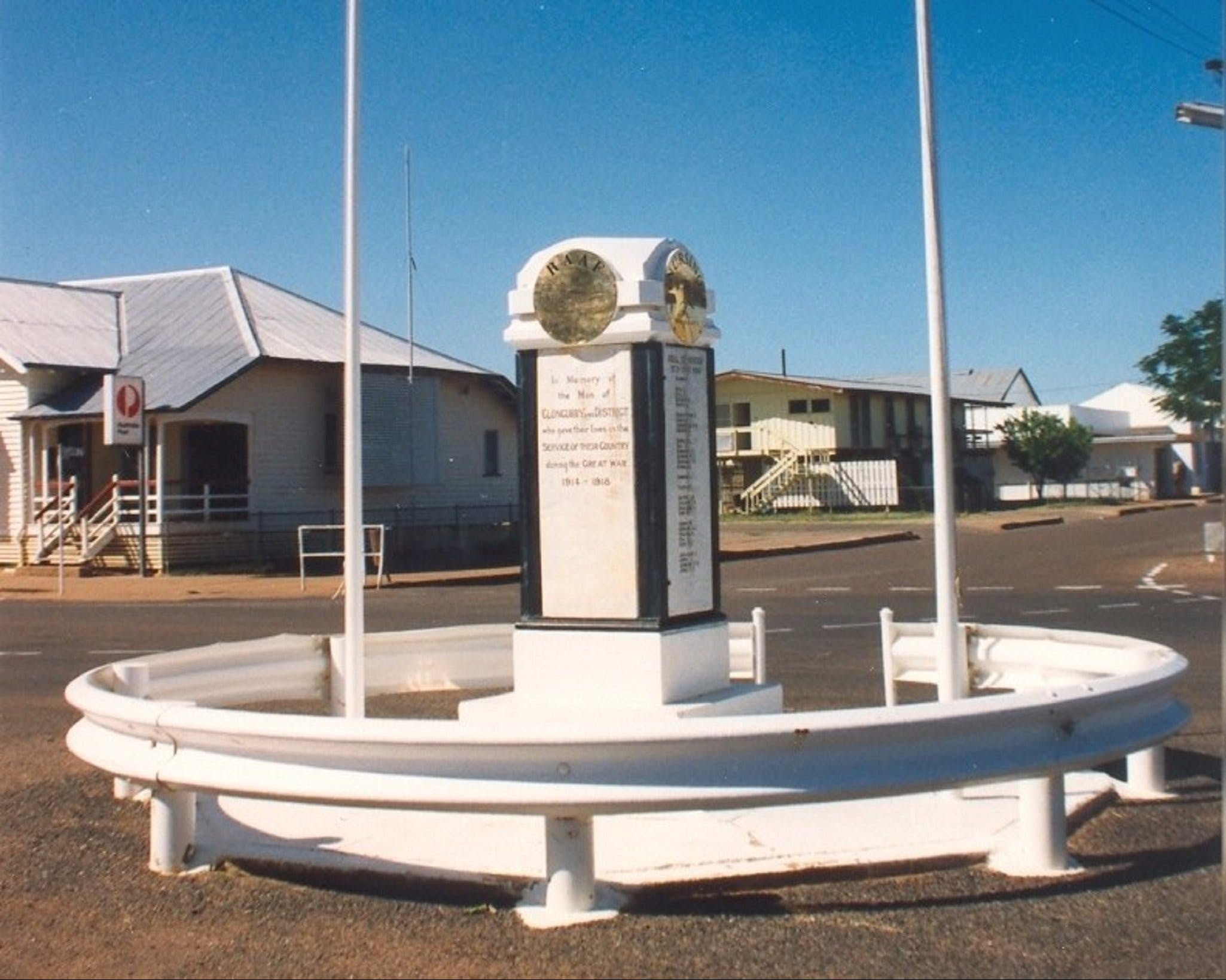 Cloncurry War Memorial - Wagga Wagga Accommodation