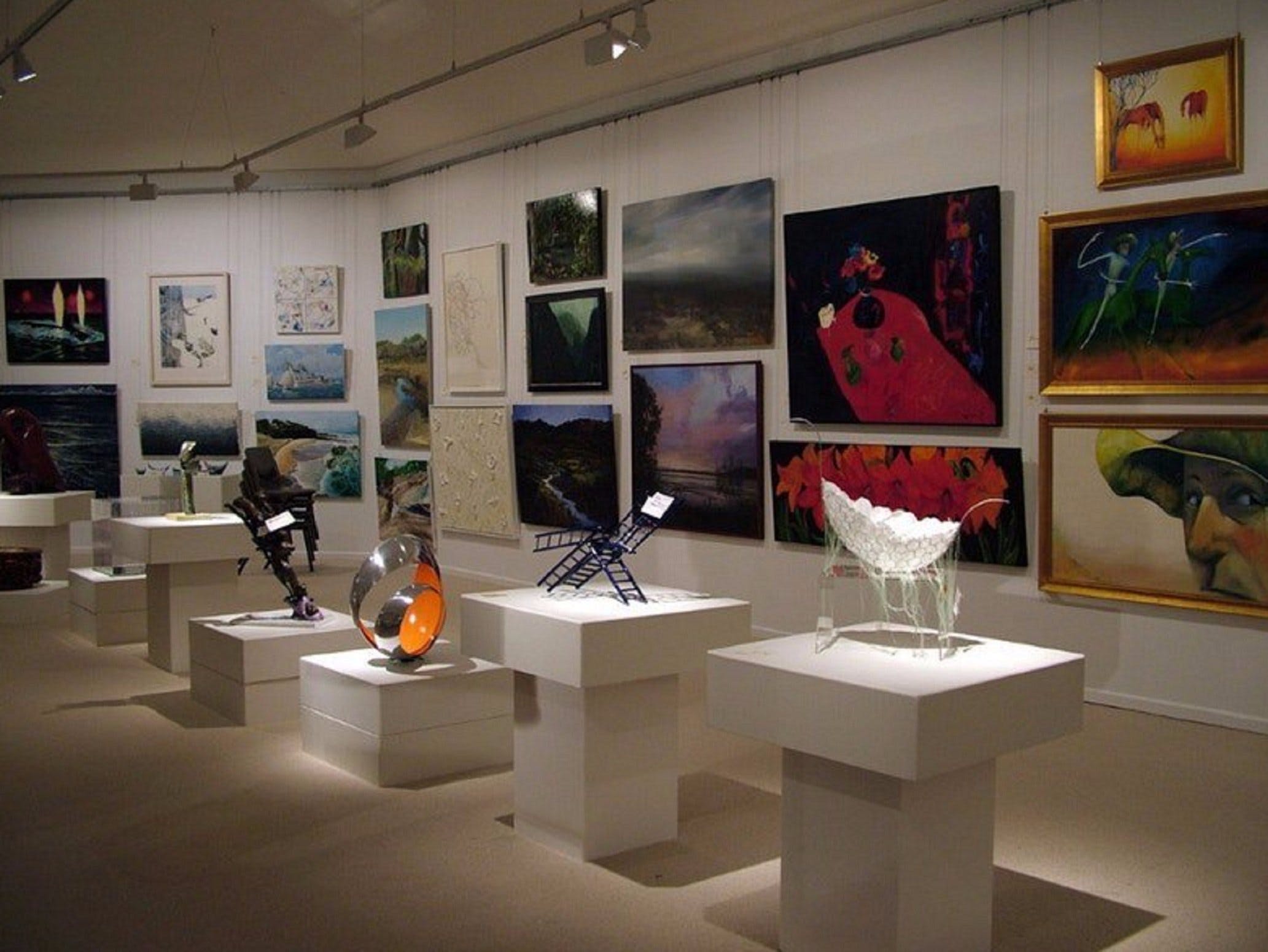 Stanthorpe Regional Art Gallery - New South Wales Tourism 