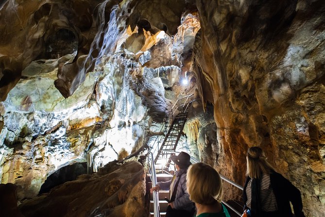 Jenolan Caves: Chifley Cave Tour - thumb 4