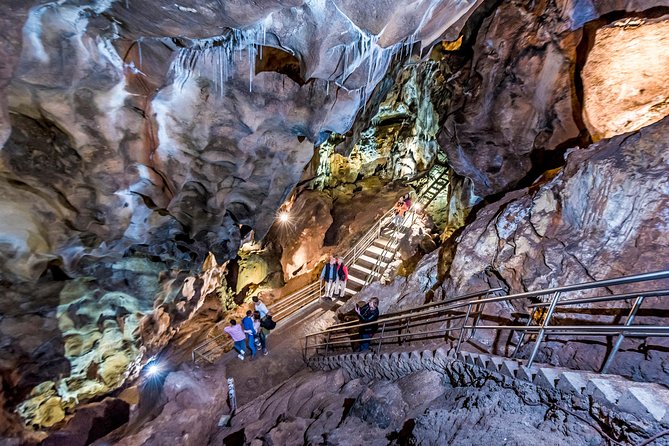 Jenolan Caves: Chifley Cave Tour - thumb 3