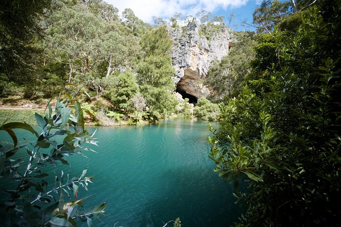 Private Tour: Jenolan Caves & Blue Mountains In A Day - Accommodation ACT 2