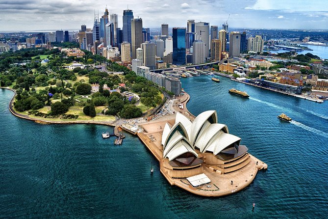 Sydney Airport Transfers : Sydney Airport SYD To Sydney City In Luxury Van - thumb 2