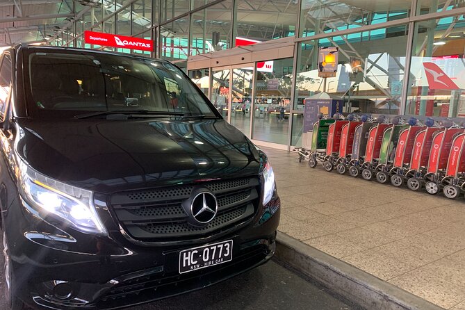 Sydney Airport Transfer In A Luxury People Mover (1-6pax) TO Sydney City - thumb 3
